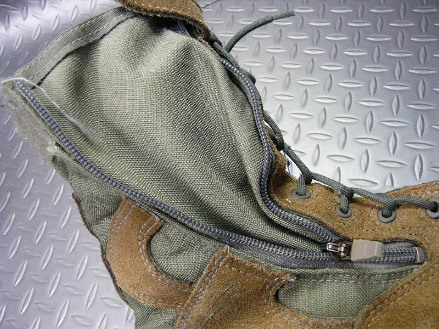 ミリタリーショップ 南国百貨店.COM|沖縄 ACU ブーツ サイドジッパータイプ 10.5R(28.5cm) [ZZ 記録写真3