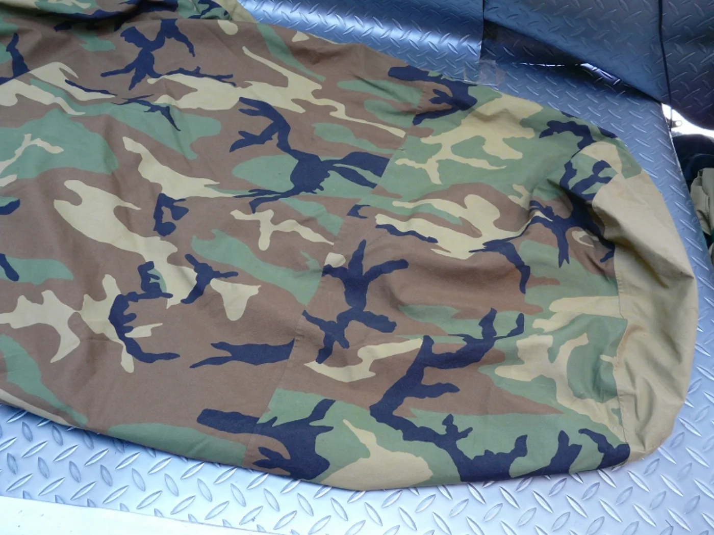 ミリタリーショップ 南国百貨店.COM|沖縄 米軍実物のゴアテックス製、寝袋カバー [Z A-618] - 米軍実物のゴ 記録写真3