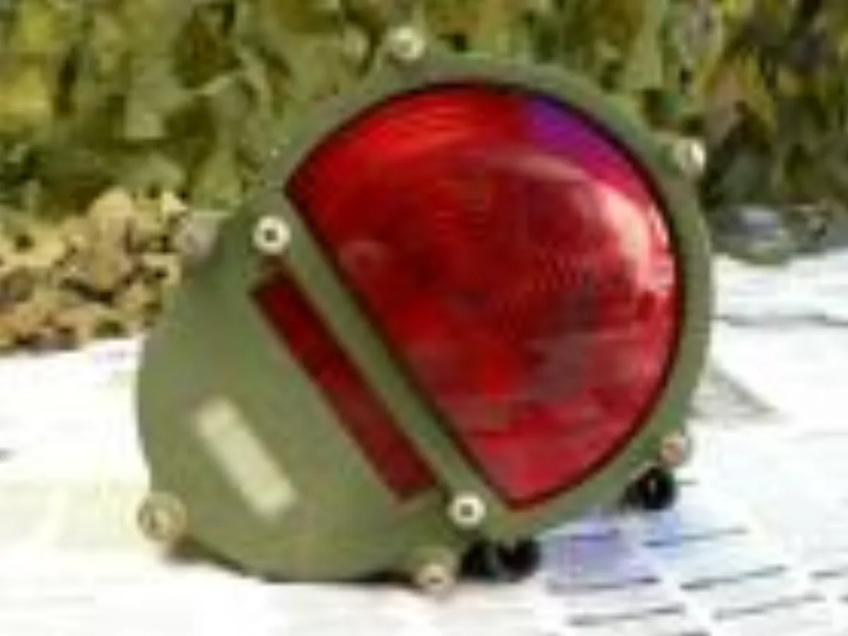 ミリタリーショップ 南国百貨店.COM|沖縄 米軍車両 ハンビー ハマー用テールライト [B-506] - 米軍車両 ハ 記録写真1