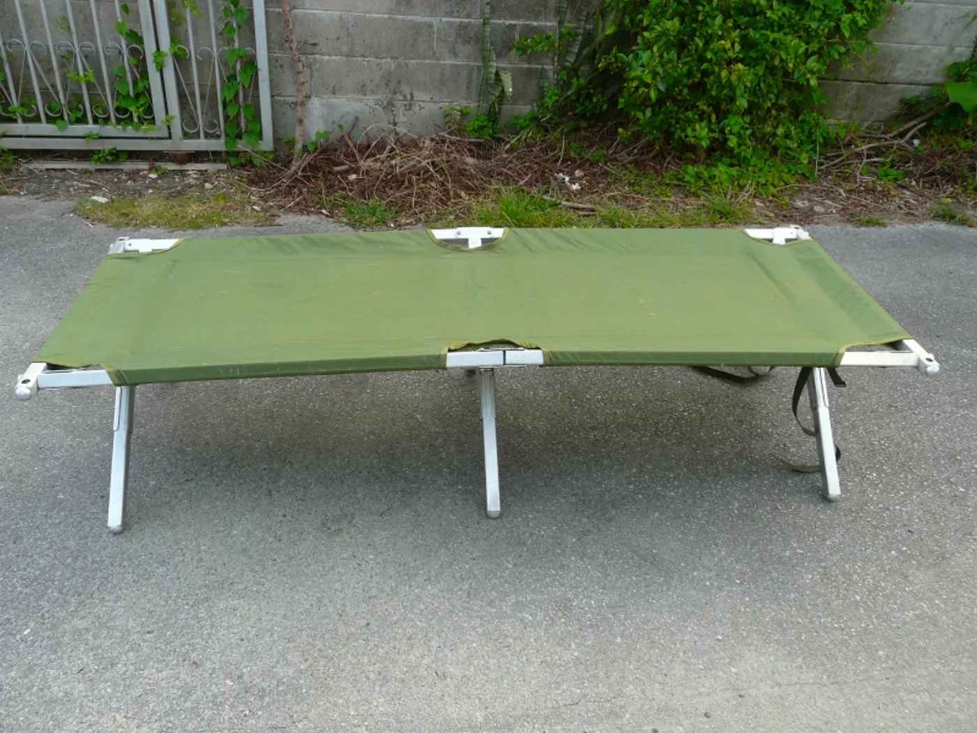 ミリタリーショップ 南国百貨店.COM|沖縄 野戦用折りたたみベッド GIコット 中古 [ZZ B-1308] - 野戦 記録写真4