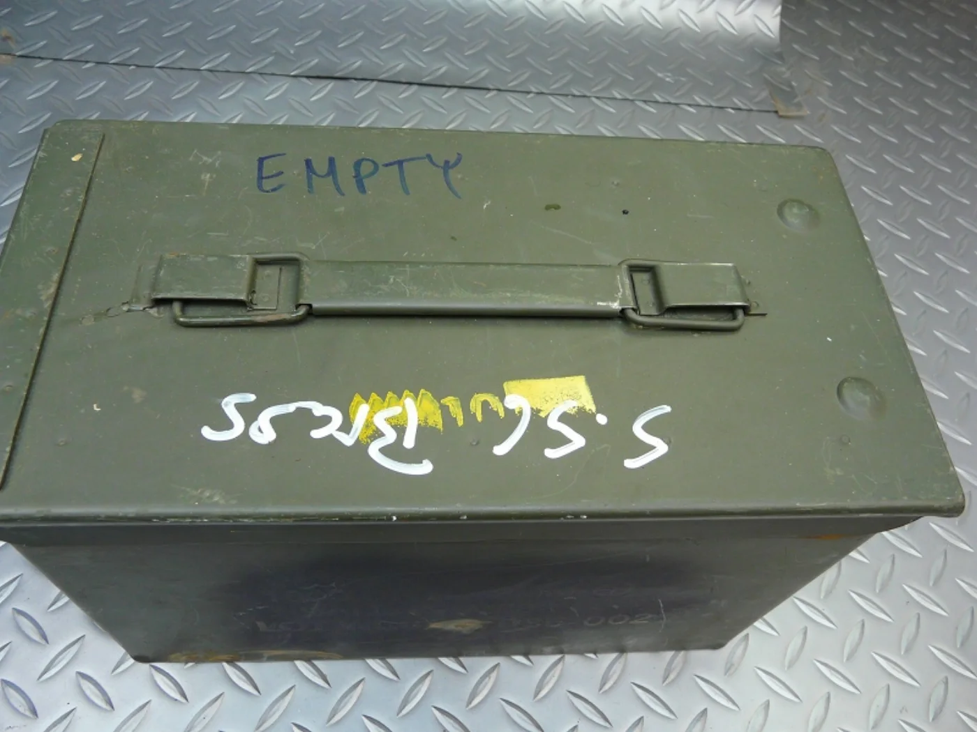 ミリタリーショップ 南国百貨店.COM|沖縄 アーモボックス 約15x30x18cm [B-1302] - 米軍で使用さ 記録写真4