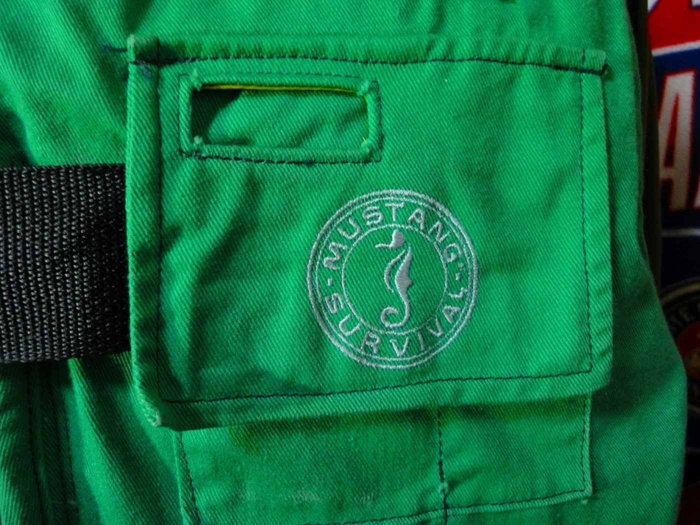 ミリタリーショップ 南国百貨店.COM|沖縄 NAVY デッキクルー（緑） ヘルメット＋ゴーグル＋イヤーパッド＋ジャ [ 記録写真5