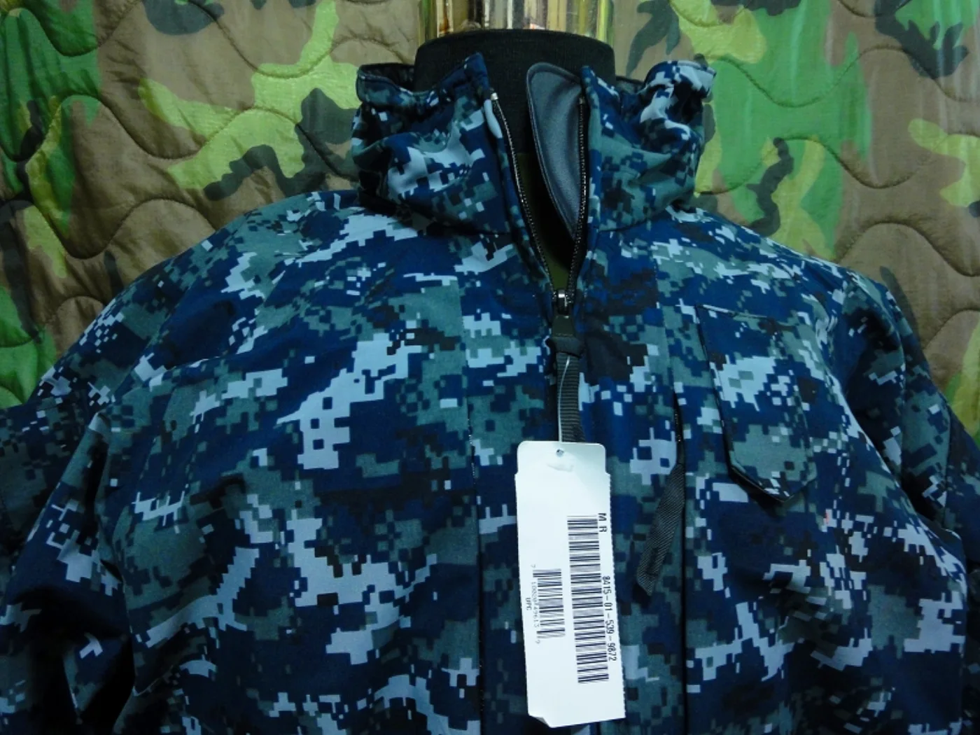 ミリタリーショップ 南国百貨店.COM|沖縄 映画「バトルシップ」U.S.NAVY ゴアテックスパーカー 新品 M-R 記録写真3