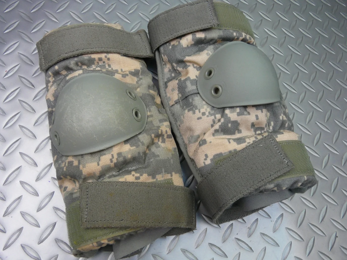 ミリタリーショップ 南国百貨店.COM|沖縄 ACU エルボーパッド S 中古良品 [Z C-1323] - ACU エ 記録写真2