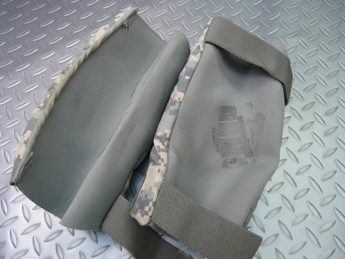 ミリタリーショップ 南国百貨店.COM|沖縄 ACU エルボーパッド S 中古良品 [Z C-1323] - ACU エ 記録写真3