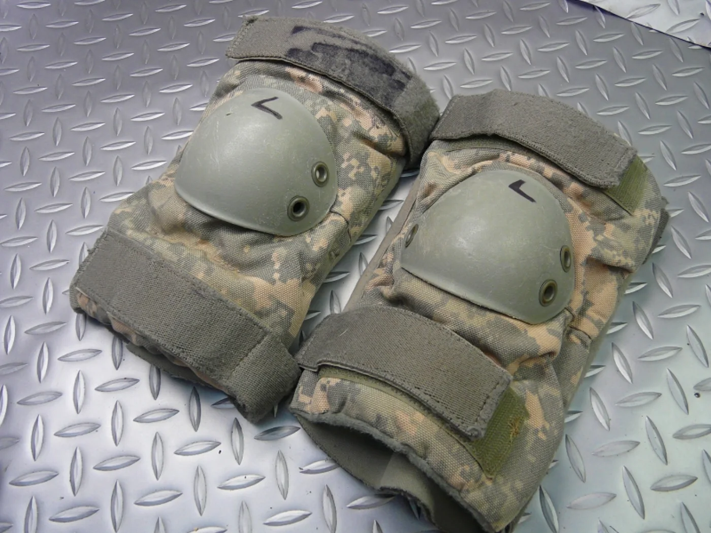 ミリタリーショップ 南国百貨店.COM|沖縄 ACU エルボーパッド L 中古良品 [Z C-1326] - ACU エ 記録写真2