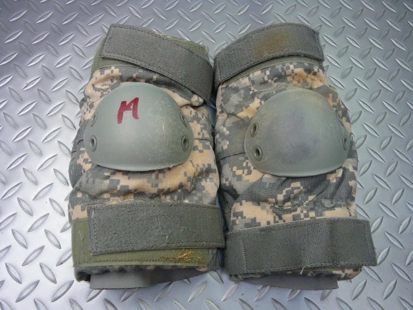 ミリタリーショップ 南国百貨店.COM|沖縄 ACU エルボーパッド M 中古良品 [Z C-1327] - ACU エ 記録写真2