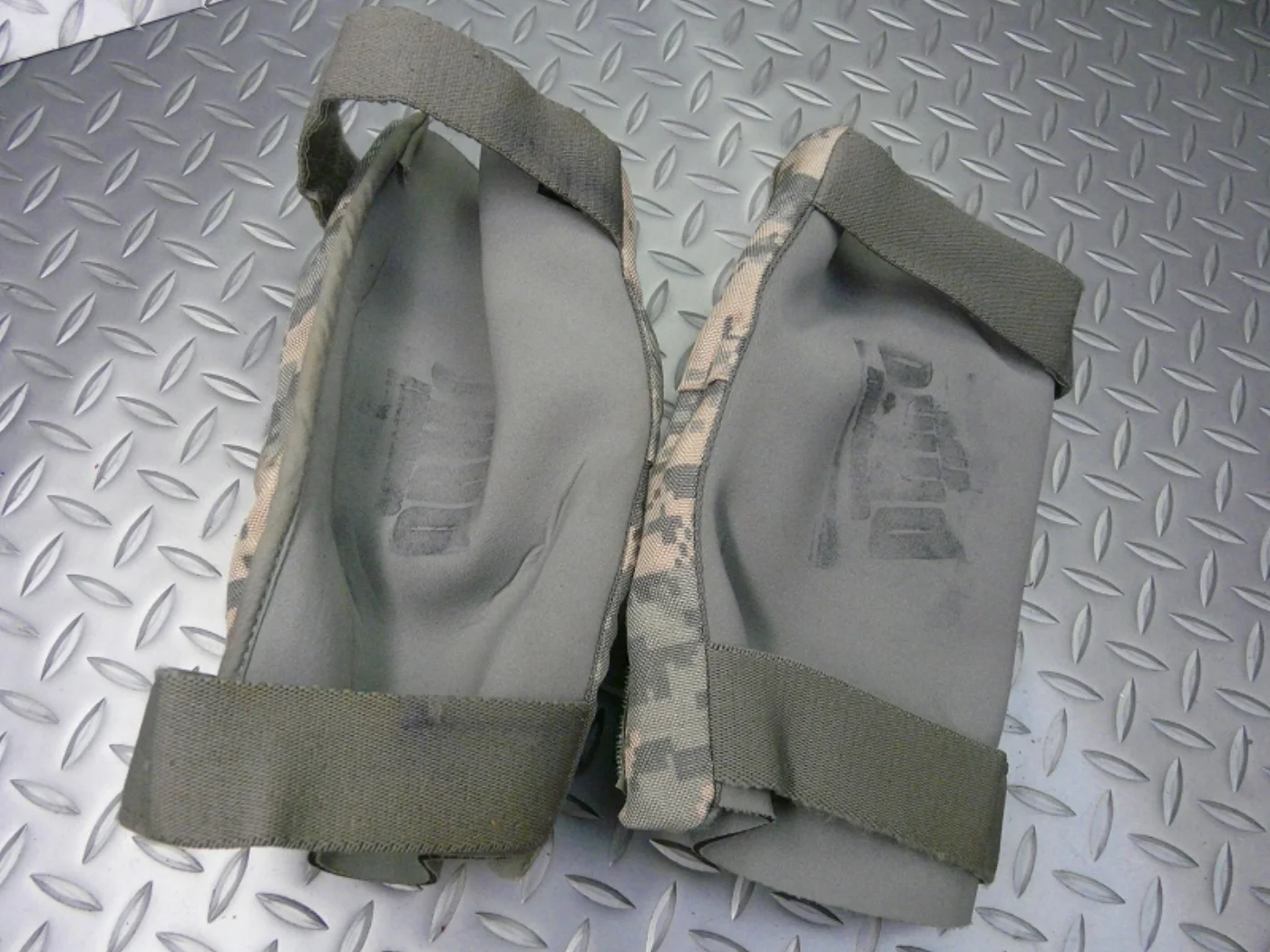 ミリタリーショップ 南国百貨店.COM|沖縄 ACU エルボーパッド S 中古良品 [Z C-1328] - ACU エ 記録写真4