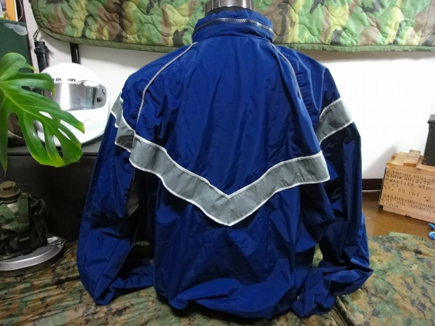 ミリタリーショップ 南国百貨店.COM|沖縄 USAF トレーニングジャケット 米軍実物 M-L [Z Q-1816] 記録写真3