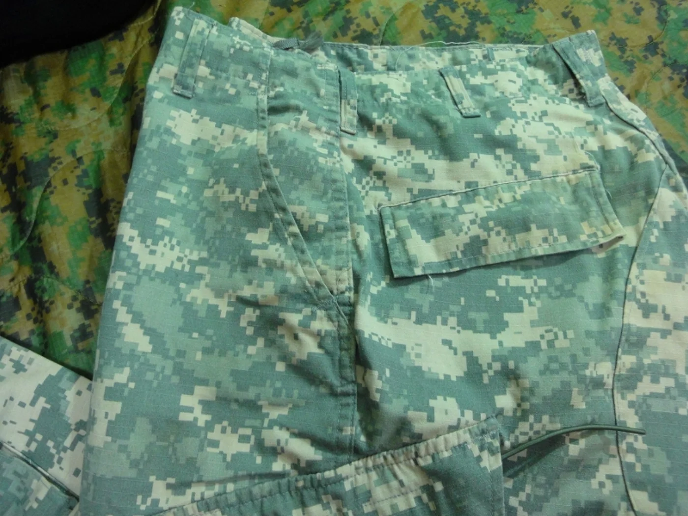 ミリタリーショップ 南国百貨店.COM|沖縄 ACU ARMY パンツ S-R 中古良品 [Q-1825] - ACU 記録写真3