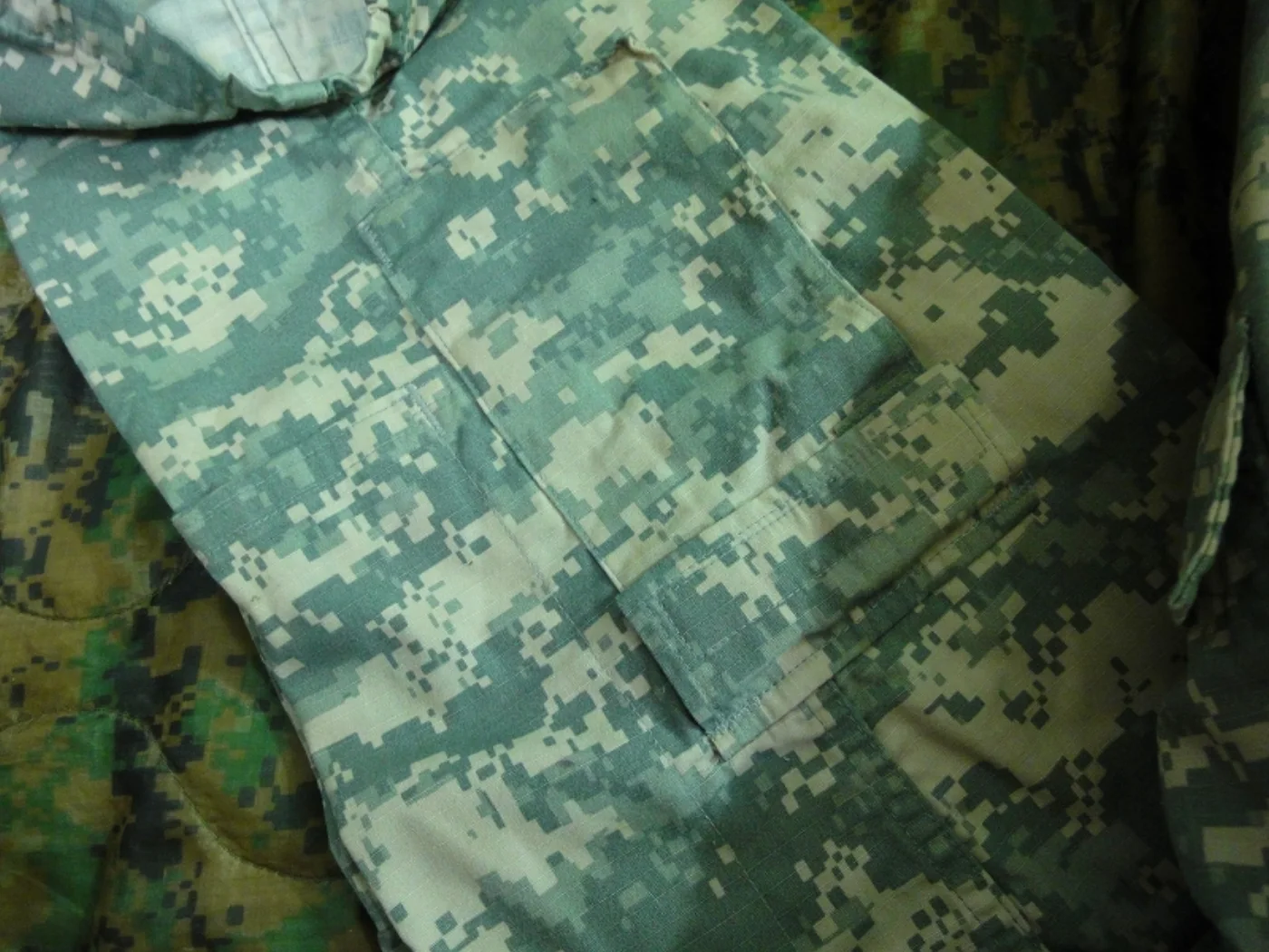 ミリタリーショップ 南国百貨店.COM|沖縄 ACU ARMY パンツ S-R 中古良品 [Q-1825] - ACU 記録写真5