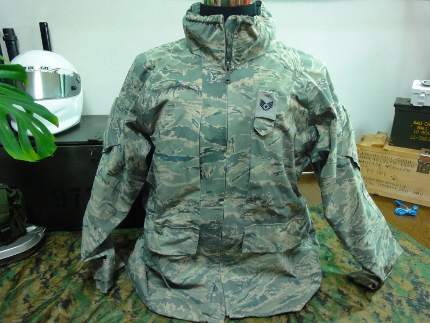 ミリタリーショップ 南国百貨店.COM|沖縄 USAF ゴアテックスパーカー L-R ワケあり [Q-1828] - U 記録写真2
