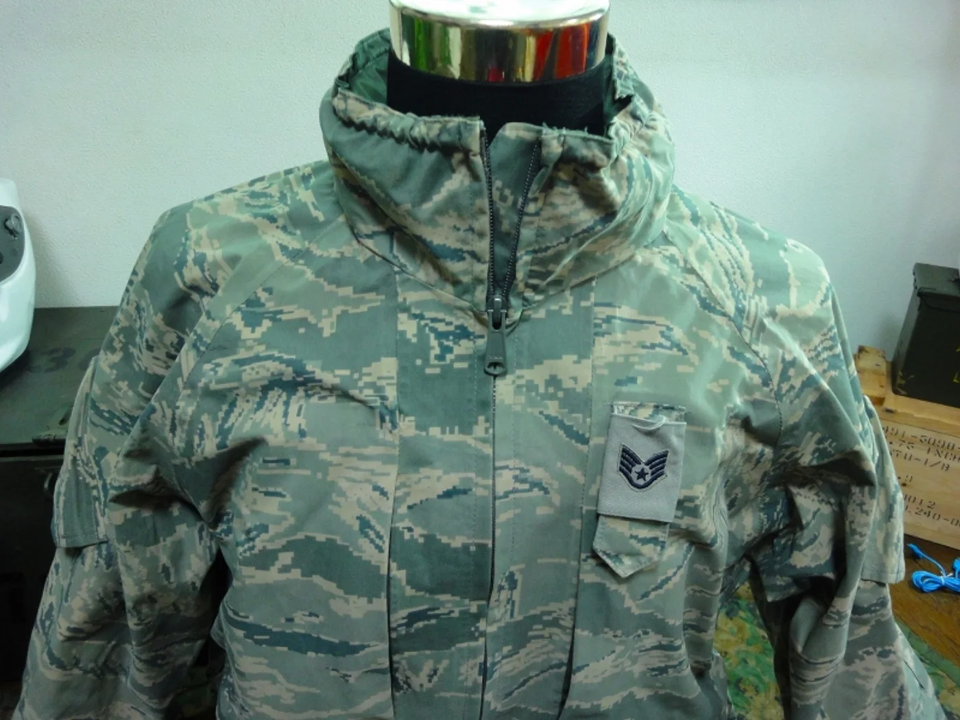 ミリタリーショップ 南国百貨店.COM|沖縄 USAF ゴアテックスパーカー L-R ワケあり [Q-1828] - U 記録写真3