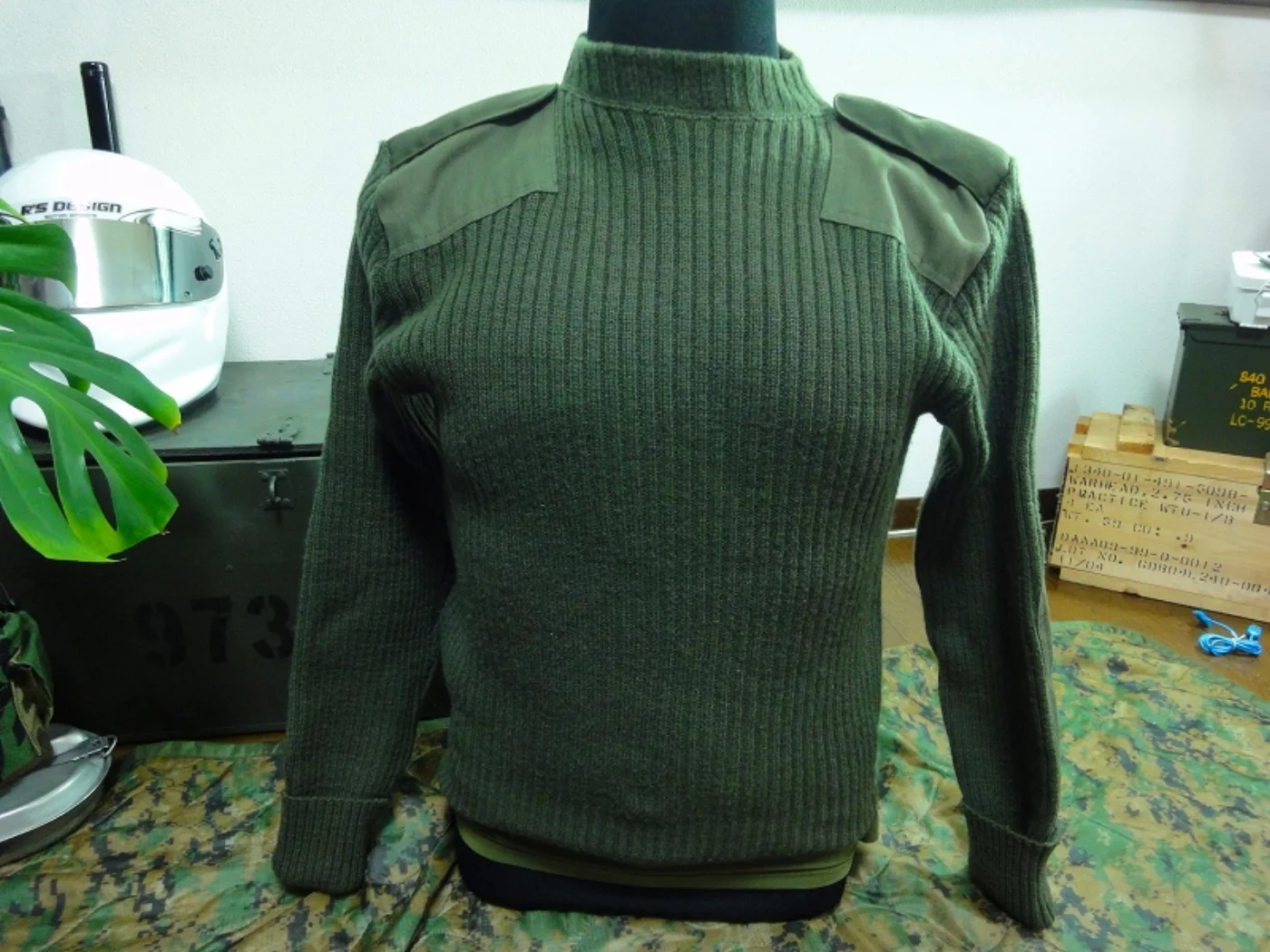 ミリタリーショップ 南国百貨店.COM|沖縄 100% WOOL セーター ARMY 38 新品 [ZZ Q-1830] 記録写真2