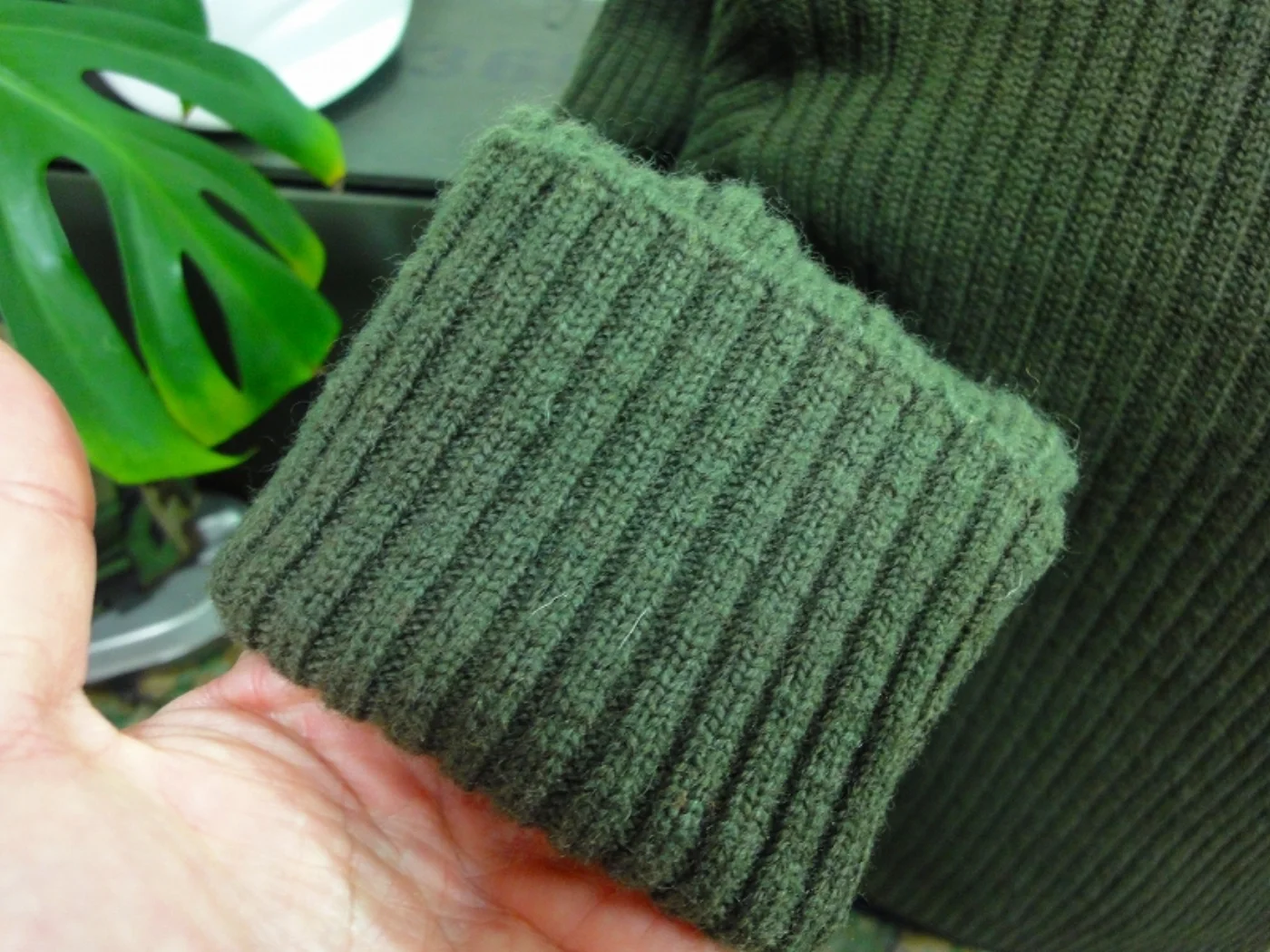 ミリタリーショップ 南国百貨店.COM|沖縄 100% WOOL セーター ARMY 38 新品 [ZZ Q-1830] 記録写真4
