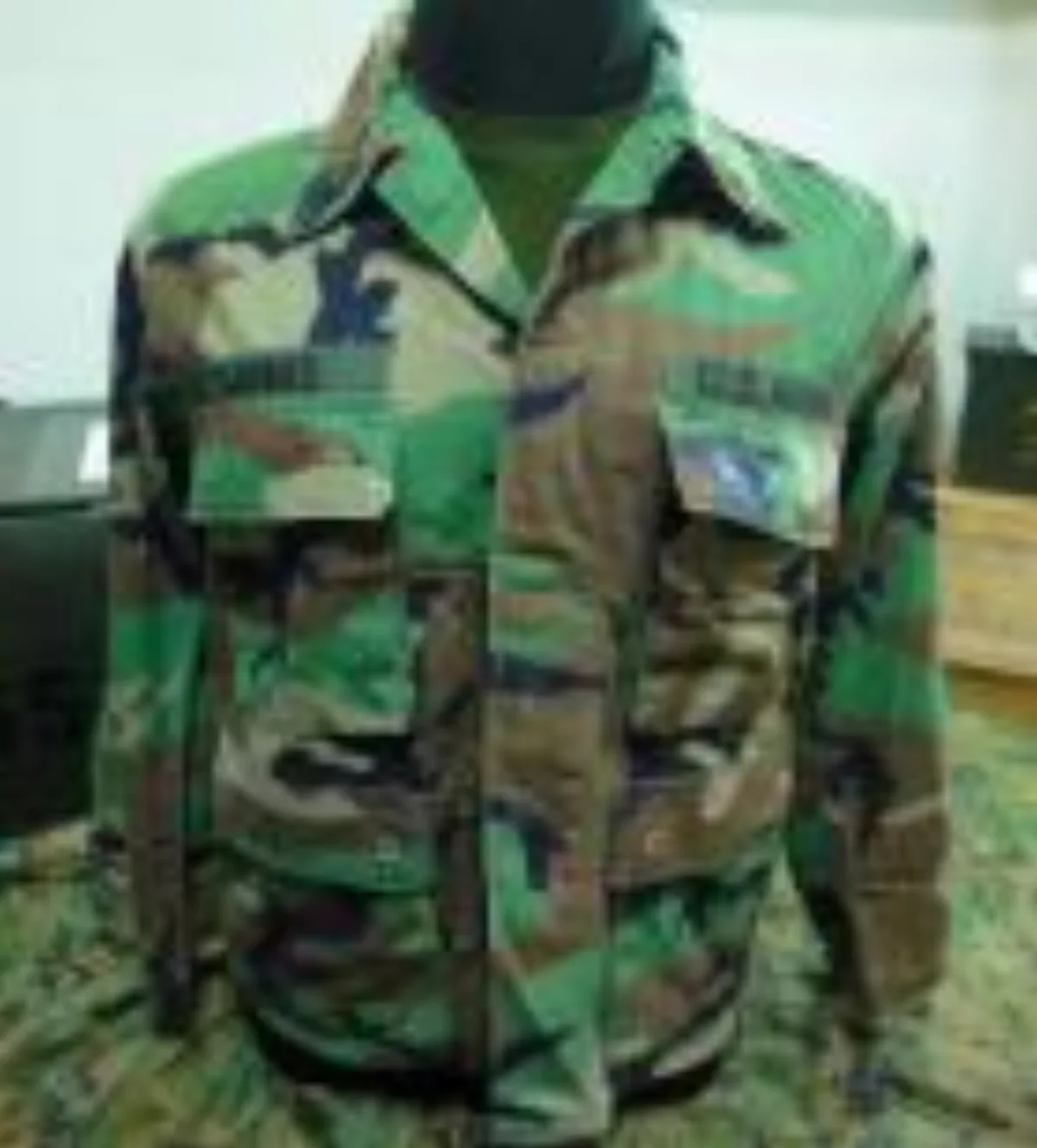 ミリタリーショップ 南国百貨店.COM|沖縄 U.S.ARMY 迷彩服 S-S ワッペン付き [ZZZ Q-1852] 記録写真1