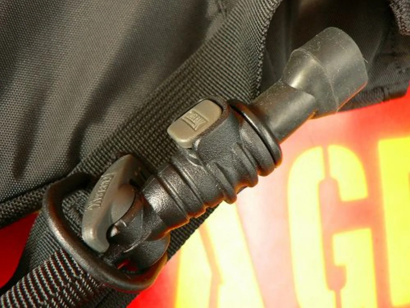 ミリタリーショップ 南国百貨店.COM|沖縄 CAMELBAK 黒 ステルスタイプ [Z X-143] - 米軍放出品・ 記録写真5