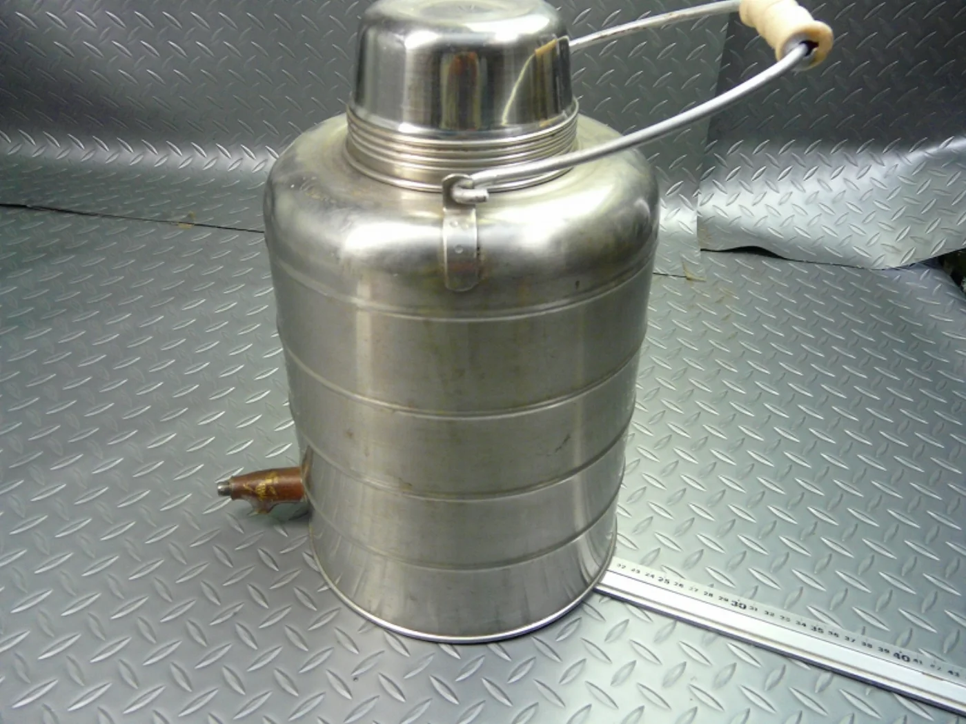 ミリタリーショップ 南国百貨店.COM|沖縄 ウォータージャグ ステンレス製 米軍 [ZZ B-1291] - ウォータ 記録写真2