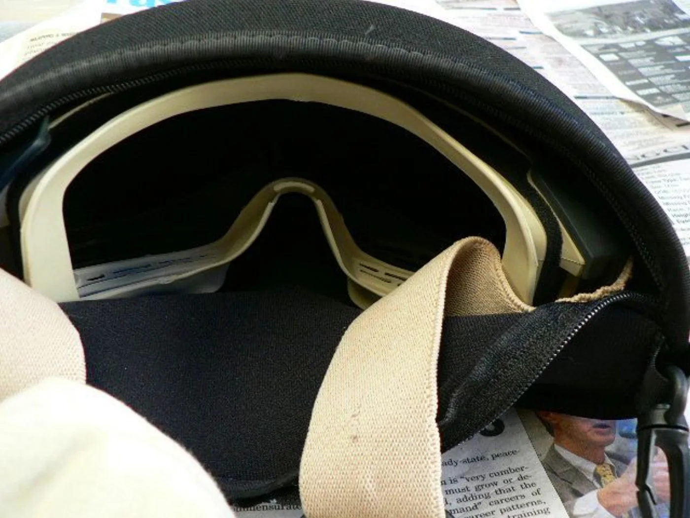 ミリタリーショップ 南国百貨店.COM|沖縄 ESS ゴーグル＋OAKLEYのケース（新品） [E-561] - ESS 記録写真6
