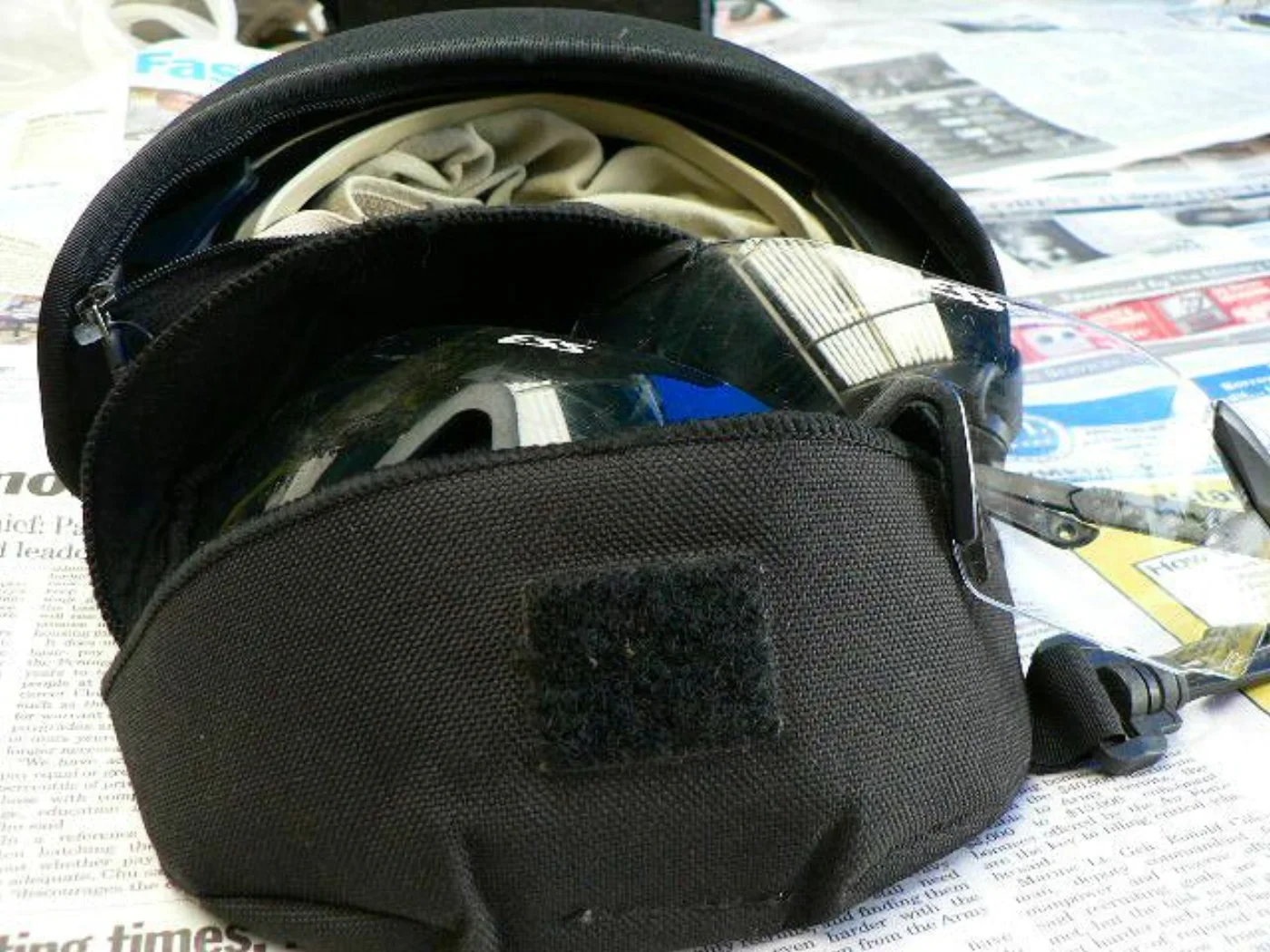 ミリタリーショップ 南国百貨店.COM|沖縄 ESS ゴーグル＋OAKLEYのケース（新品） [E-561] - ESS 記録写真7