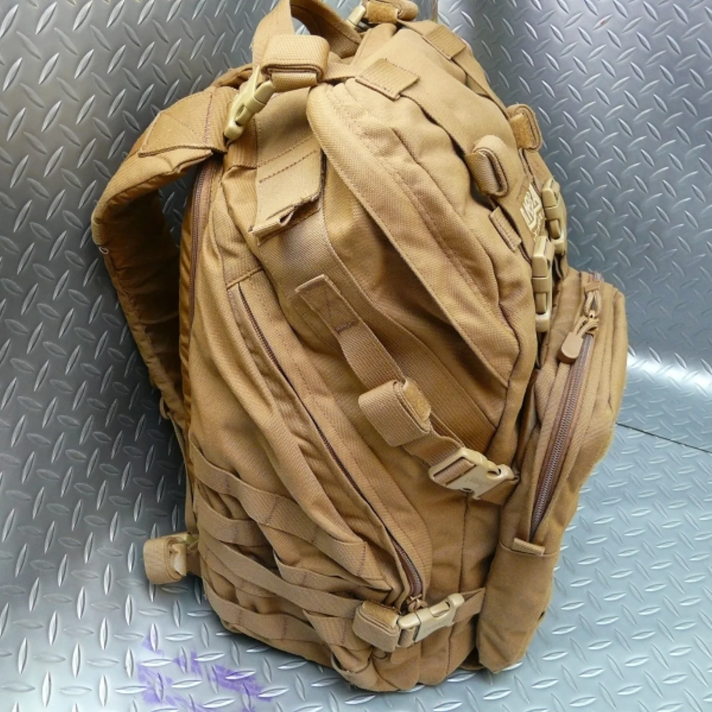 ミリタリーショップ 南国百貨店.COM|沖縄 コヨーテ CAMELBAK 珍しいタイプ [F-749] - コヨーテ C 記録写真4