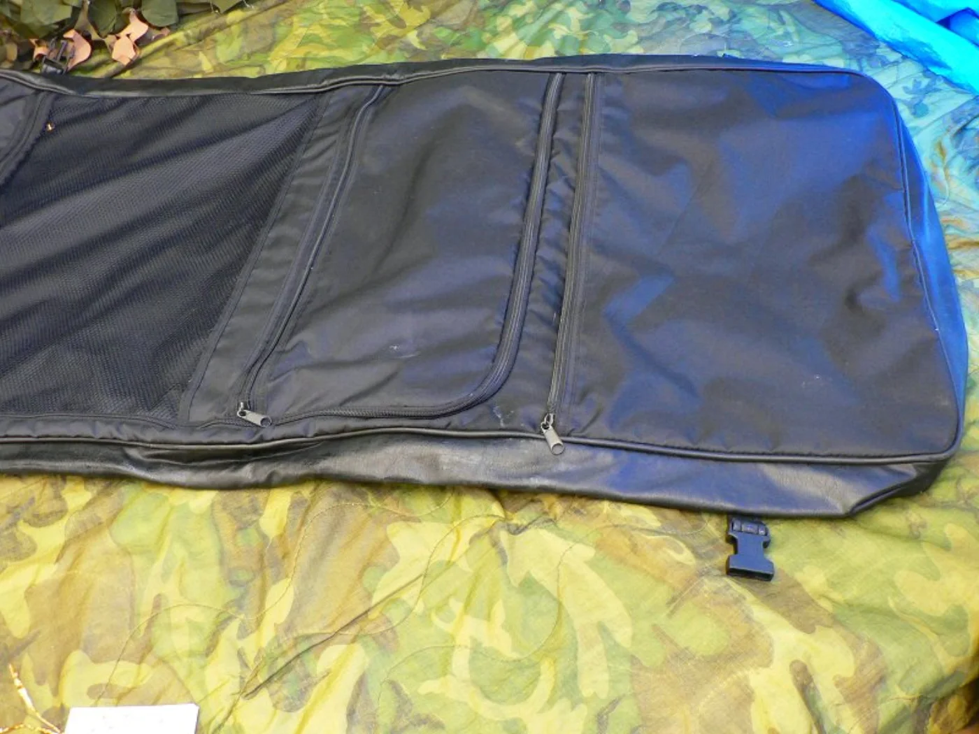 ミリタリーショップ 南国百貨店.COM|沖縄 USMC 皮製のスーツ入れ マリンマーク刺繍入り [Z A-370] - 記録写真4