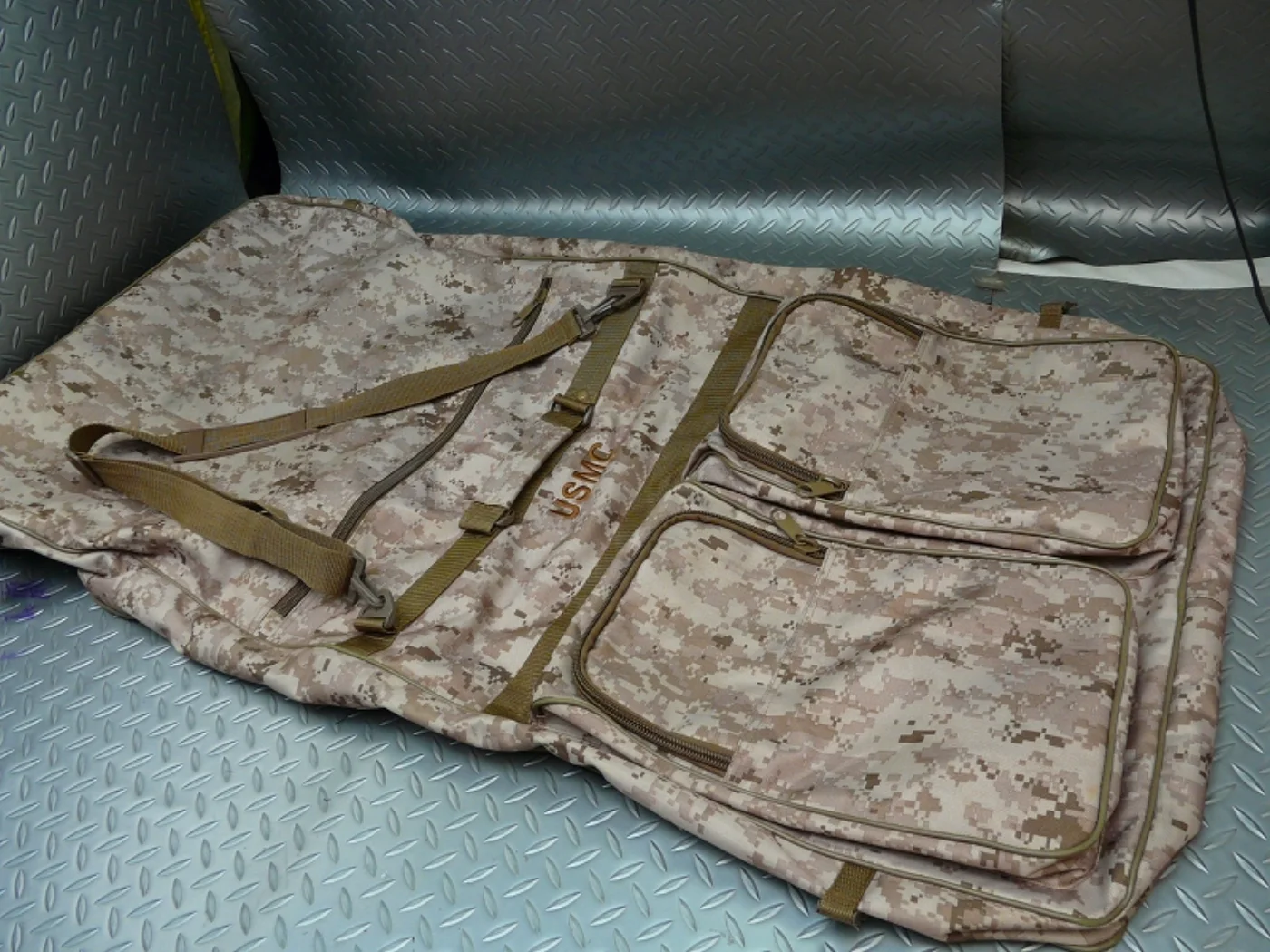ミリタリーショップ 南国百貨店.COM|沖縄 USMC スーツバッグ ※ワケあり特価品 [ZZ A-631] - USM 記録写真2