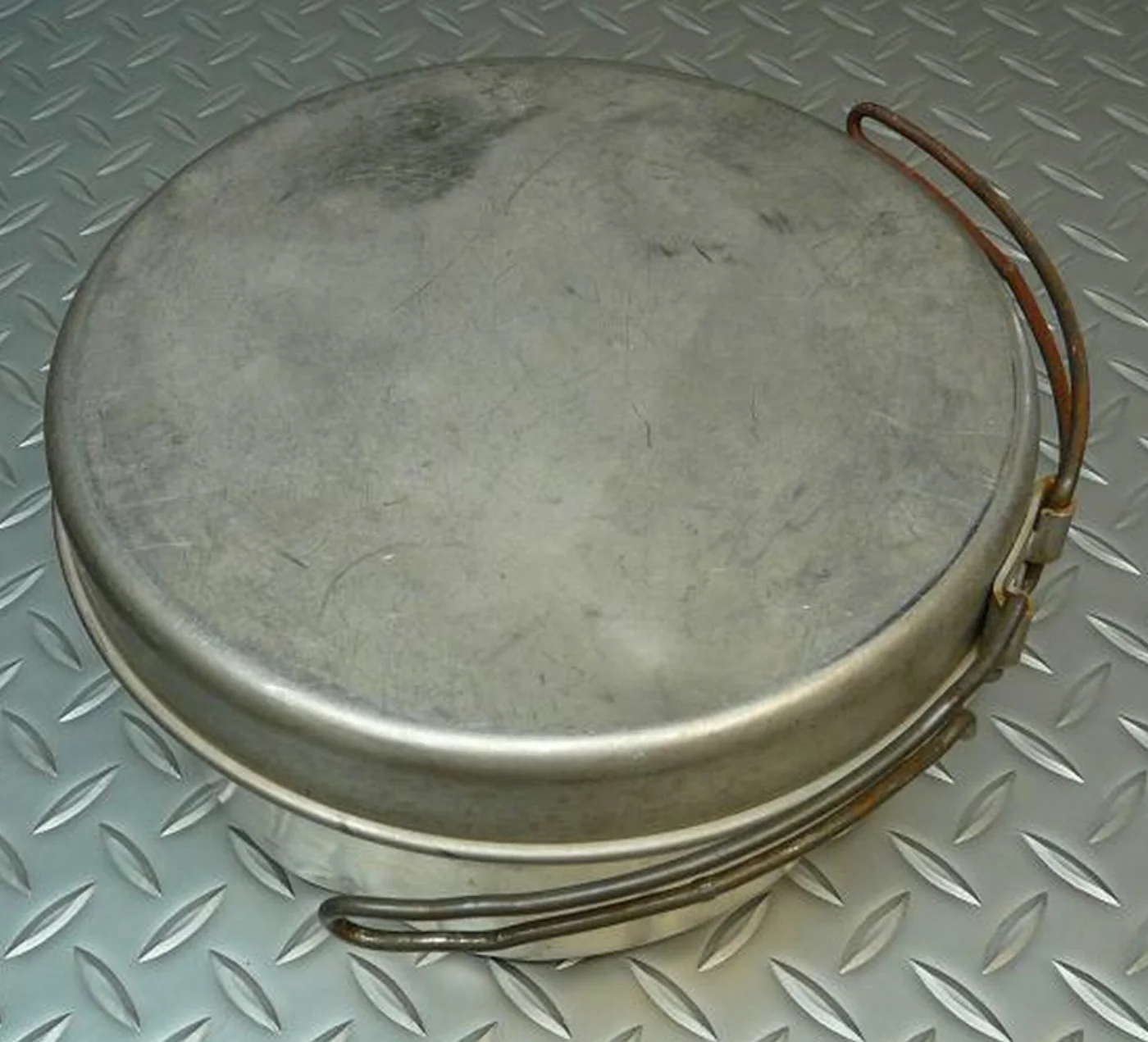 ミリタリーショップ 南国百貨店.COM|沖縄 米軍 丸い 食器 中古 [ZZ B-1334] - 米軍 丸い 食器程度： 記録写真3