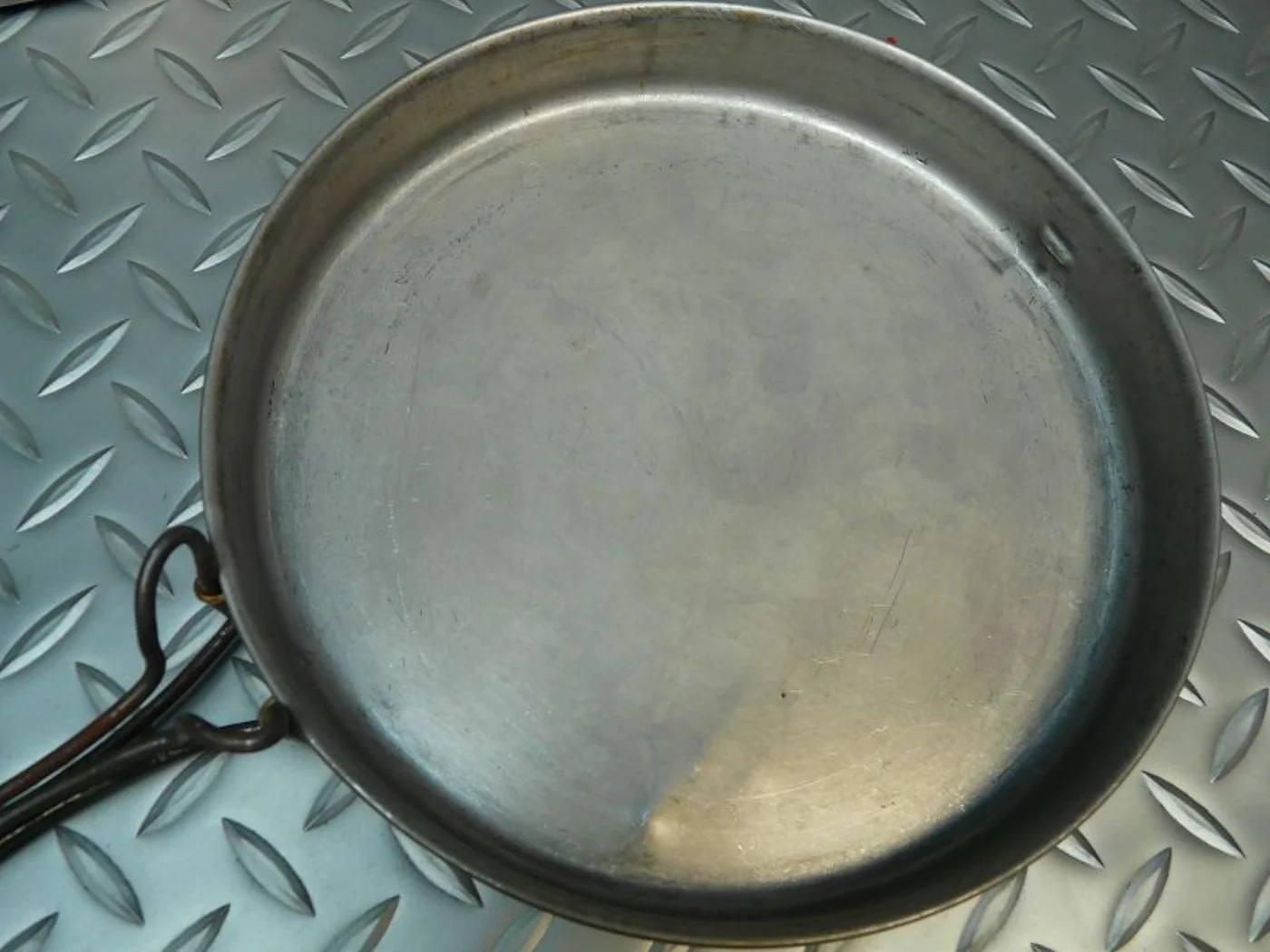 ミリタリーショップ 南国百貨店.COM|沖縄 米軍 丸い 食器 中古 [ZZ B-1334] - 米軍 丸い 食器程度： 記録写真8