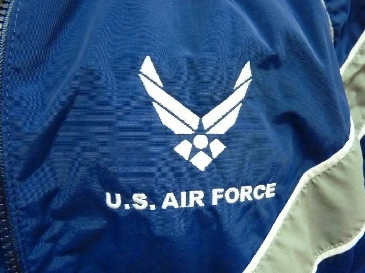 ミリタリーショップ 南国百貨店.COM|沖縄 U.S.AIRFORCE トレーニングジャケット M-R [ZZ Q-19 記録写真7