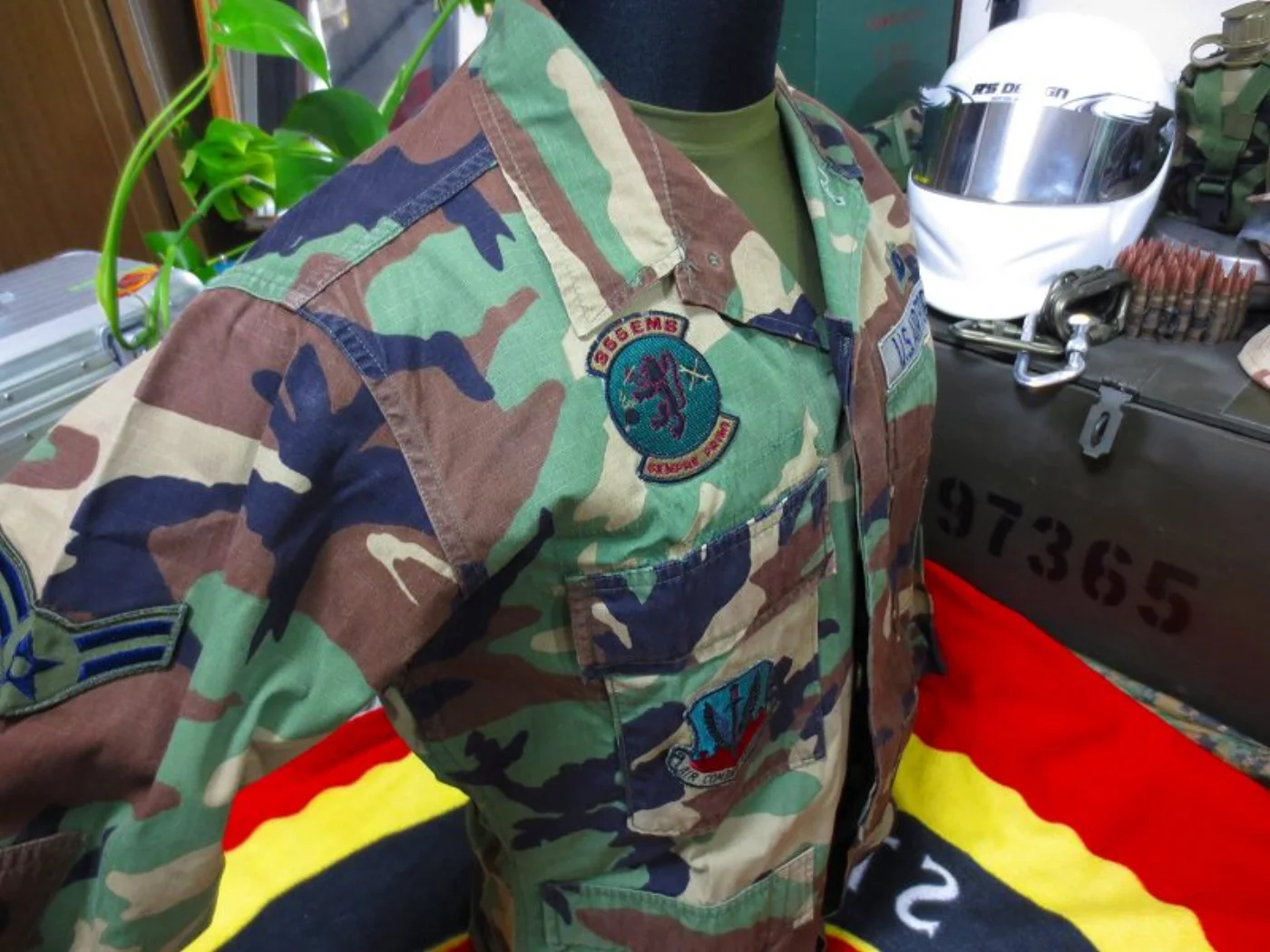 ミリタリーショップ 南国百貨店.COM|沖縄 迷彩服 ウッドランド ジャケット ワッペン付き S [ZZ Q-1975] 記録写真8