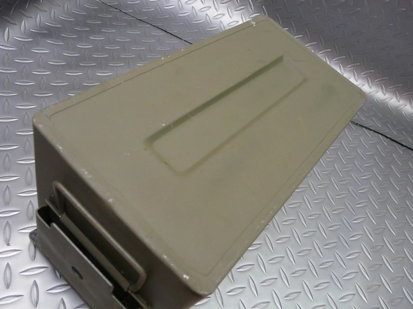 ミリタリーショップ 南国百貨店.COM|沖縄 アーモボックス 防水ボックス リペイント済 [ZZ B-1340] - A 記録写真5
