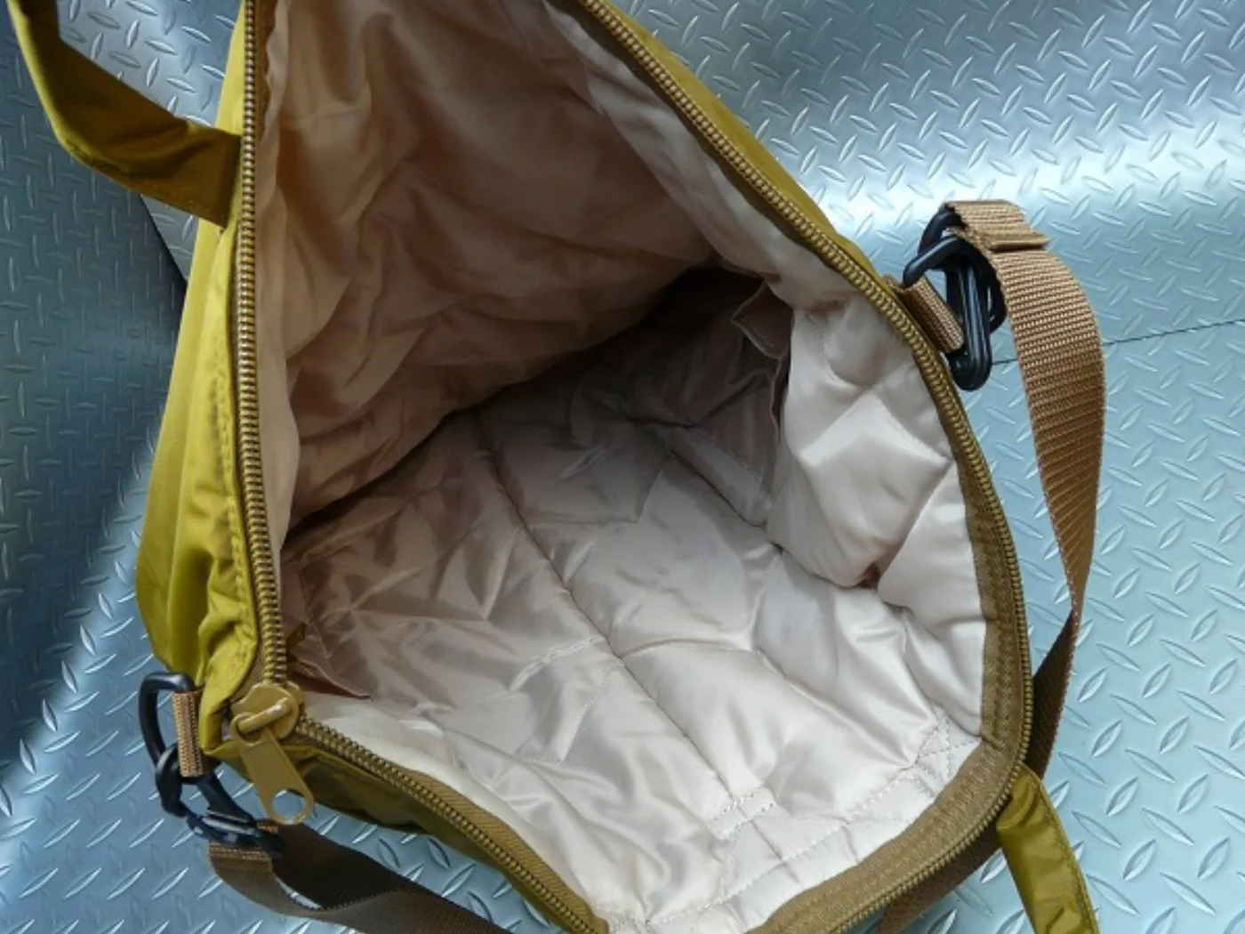 ミリタリーショップ 南国百貨店.COM|沖縄 ヘルメットバッグ コヨーテ 【新品】【PX品】 [ZZ A-634(Q-1 記録写真5