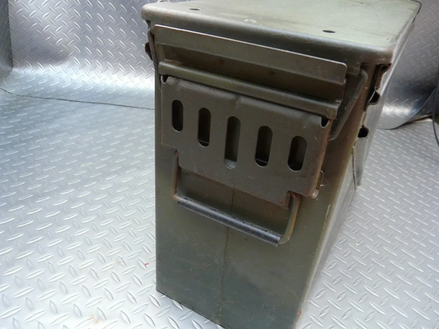 ミリタリーショップ 南国百貨店.COM|沖縄 大きなアーモボックス 21x47x36cm [ZZ B-1355] - 大 記録写真4