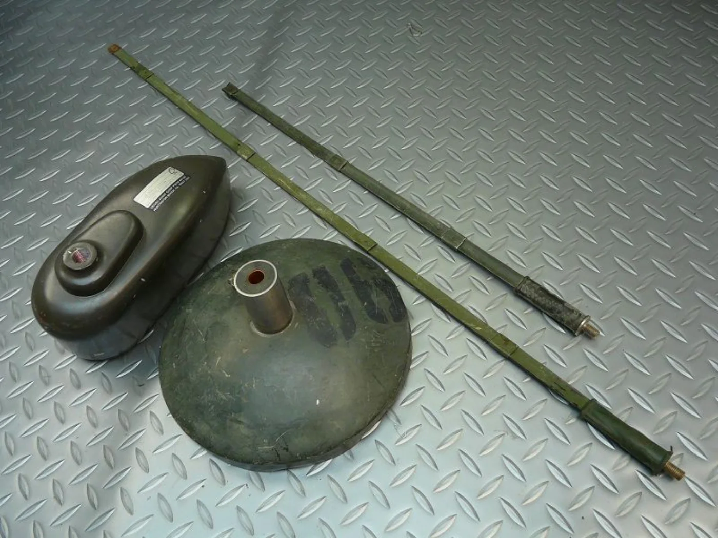 ミリタリーショップ 南国百貨店.COM|沖縄 米軍無線機 アンテナ パーツ [ZZ B-1356] - 米軍無線機 アン 記録写真2