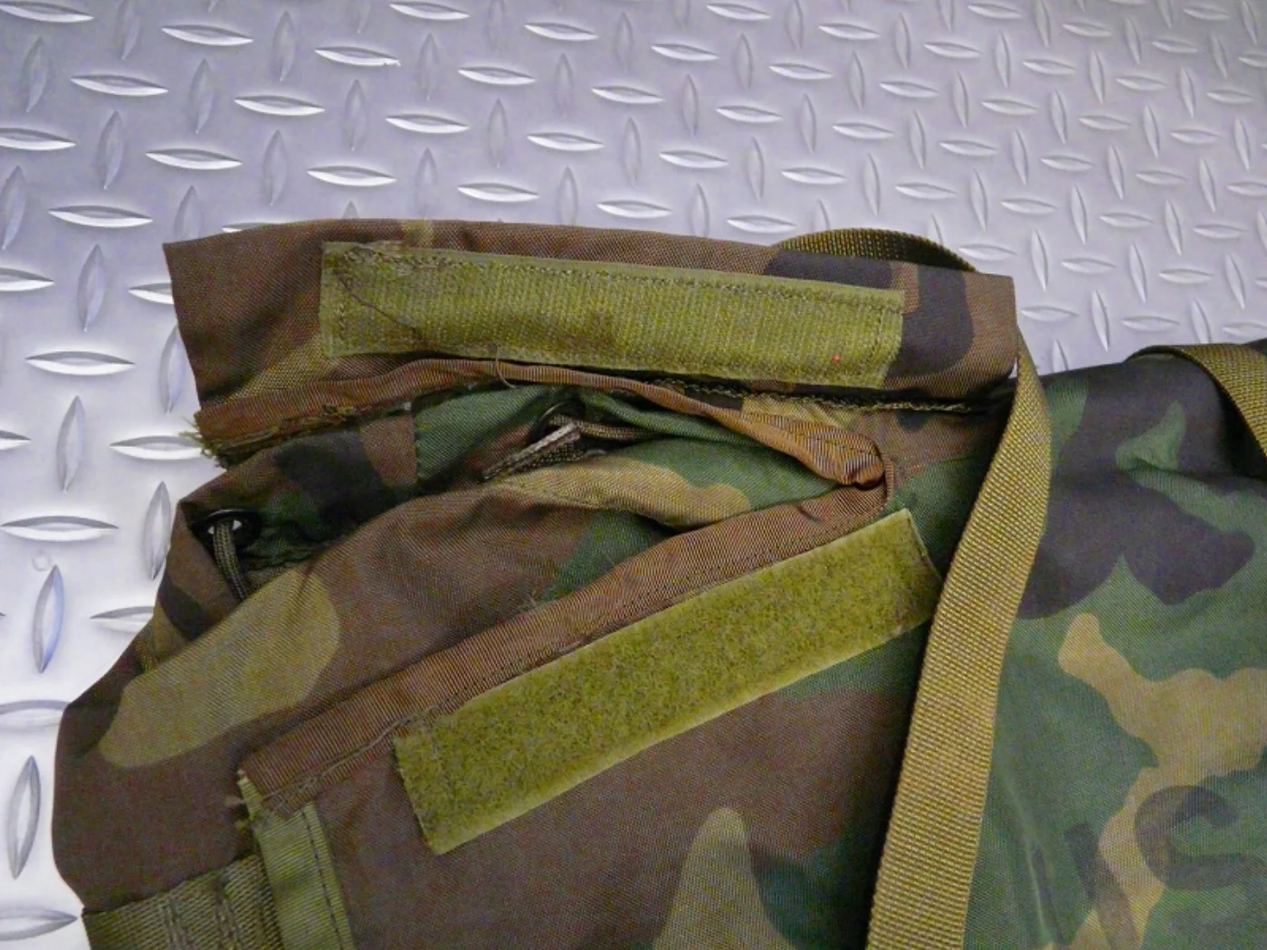 ミリタリーショップ 南国百貨店.COM|沖縄 VRC 88用 軍用無線機用 アリスパック 希少品 [ZZ F-604] 記録写真5