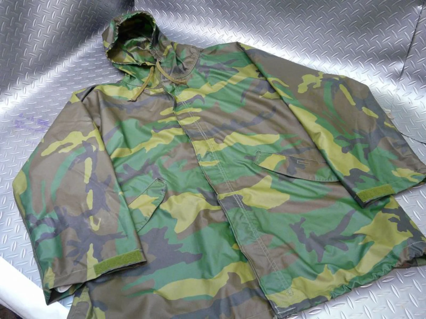 ミリタリーショップ 南国百貨店.COM|沖縄 米軍レインパーカー上下セット 雨合羽 M [K-450] - 米軍レインパ 記録写真4