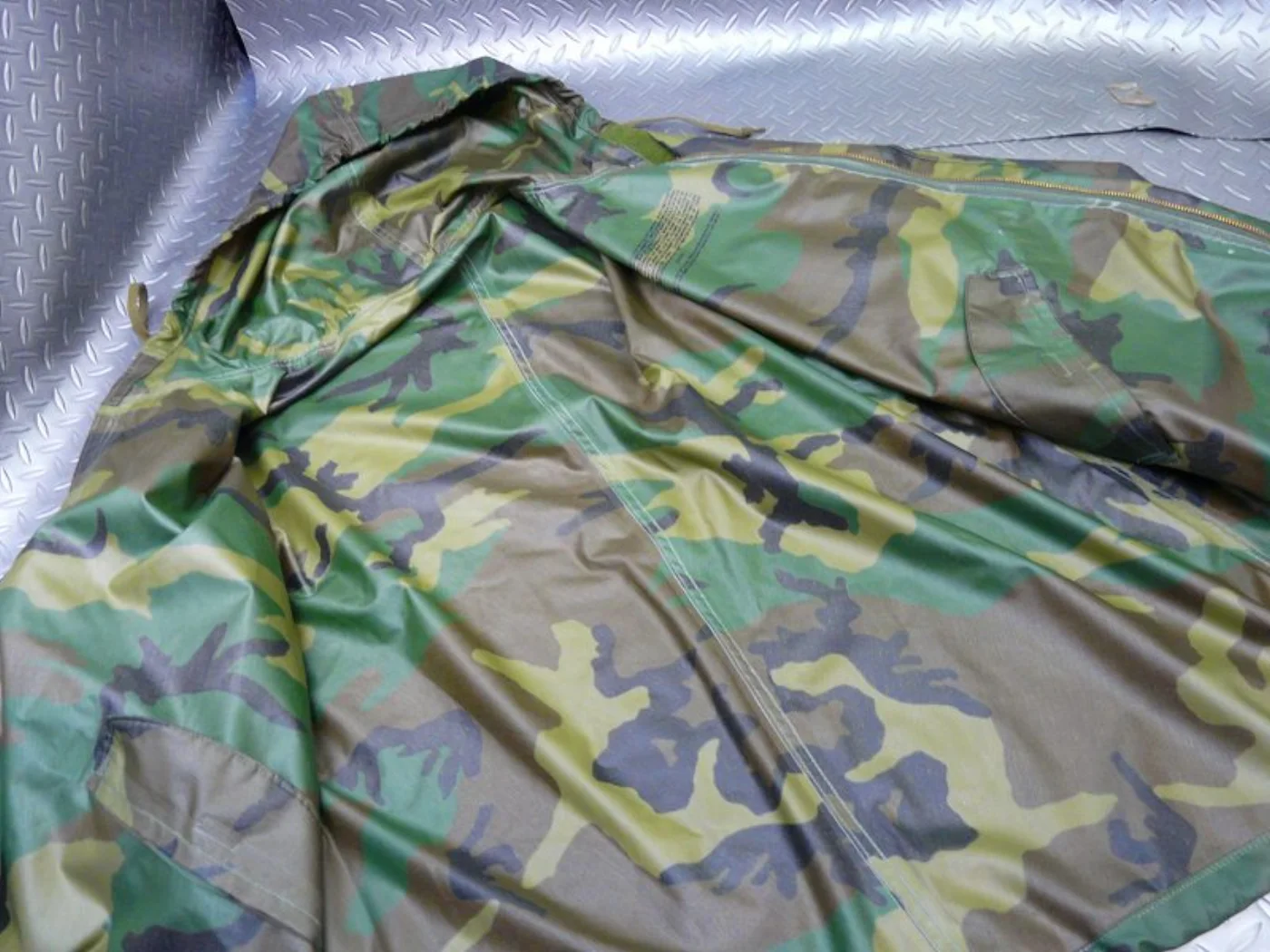 ミリタリーショップ 南国百貨店.COM|沖縄 米軍レインパーカー上下セット 雨合羽 M [K-450] - 米軍レインパ 記録写真6
