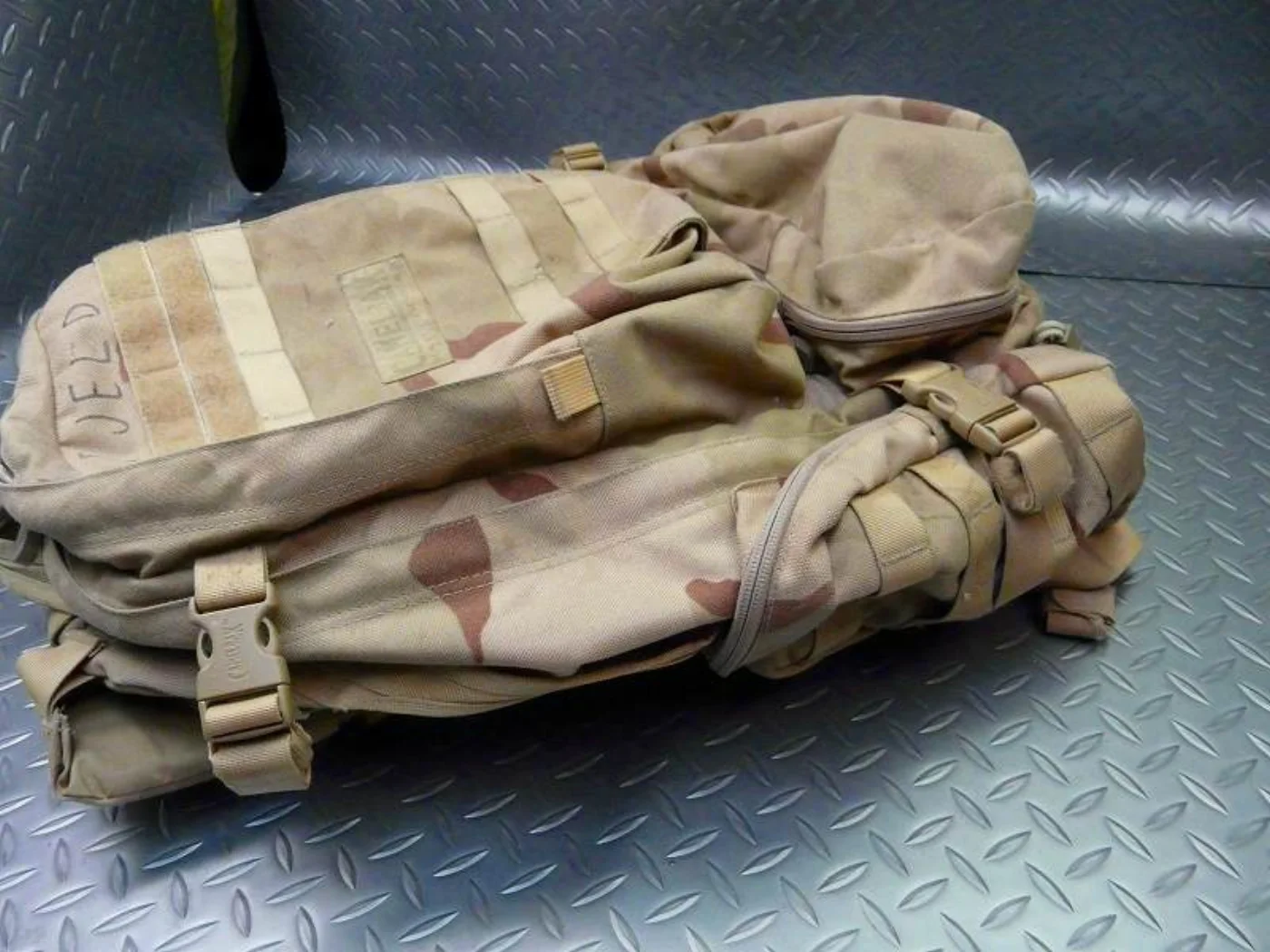 ミリタリーショップ 南国百貨店.COM|沖縄 CAMELBAK 3C デザート 汚れあり [ZZ F-768] - CA 記録写真5