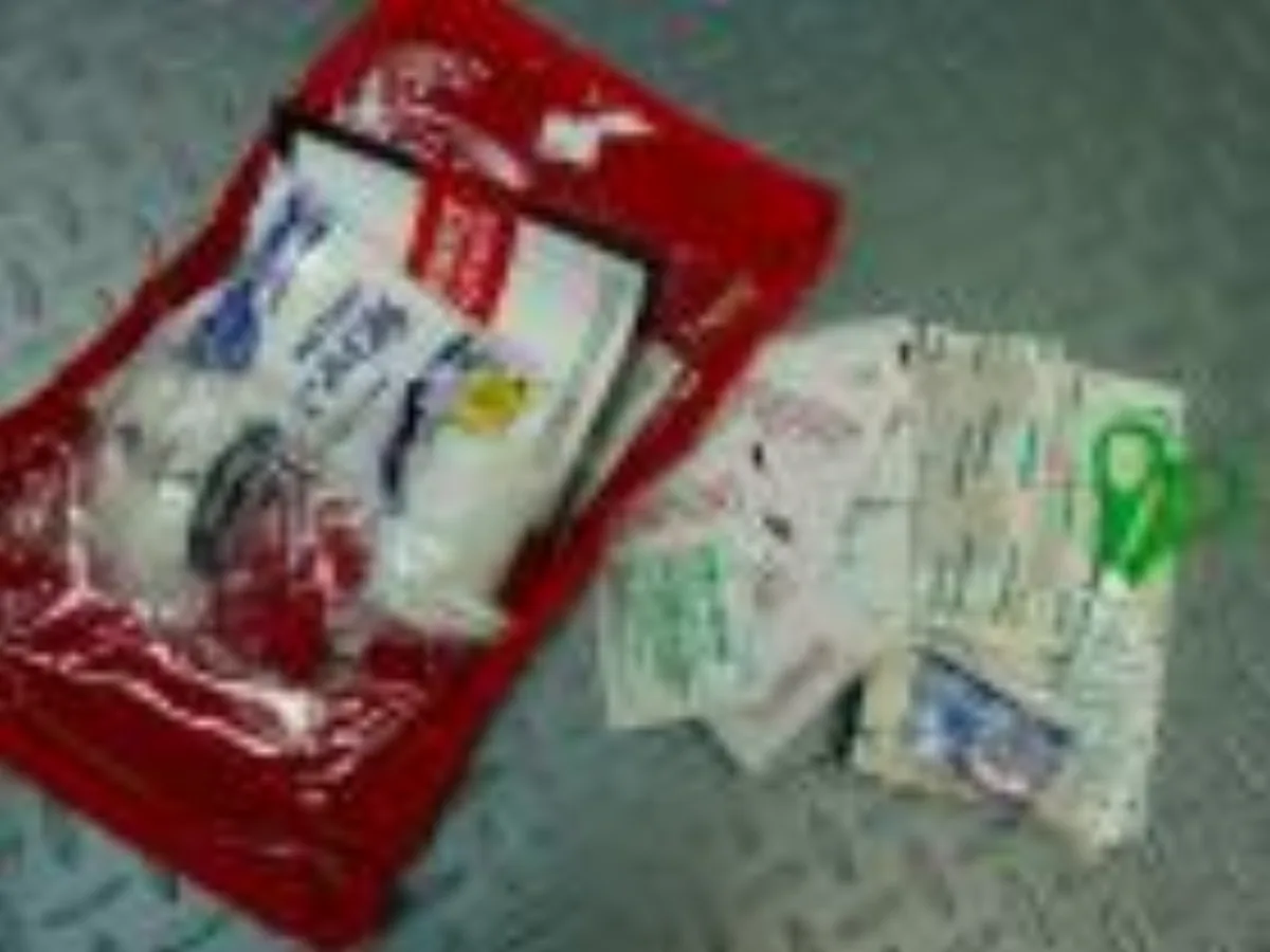 ミリタリーショップ 南国百貨店.COM|沖縄 First Aid Kit 新品 [ZZ D-1840] - First 記録写真2