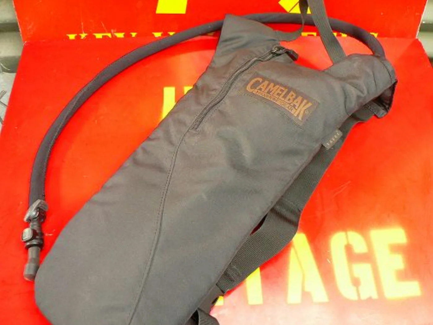 ミリタリーショップ 南国百貨店.COM|沖縄 CAMELBAK 黒 [X-137] - 米軍放出品 記録写真2