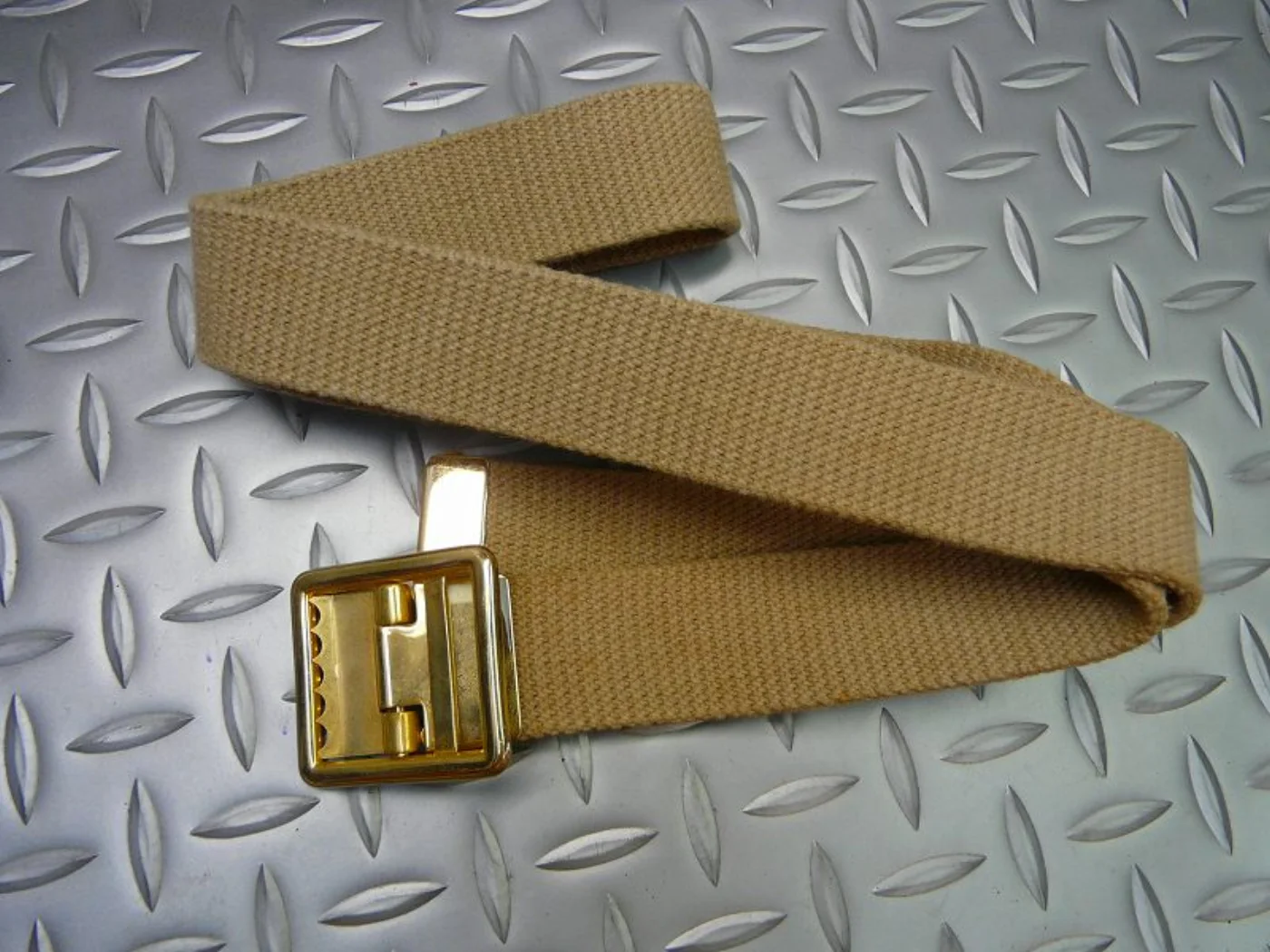 ミリタリーショップ 南国百貨店.COM|沖縄 米軍 ベルト TAN バックルゴールド 100cm [ZZ E-1433] 記録写真2
