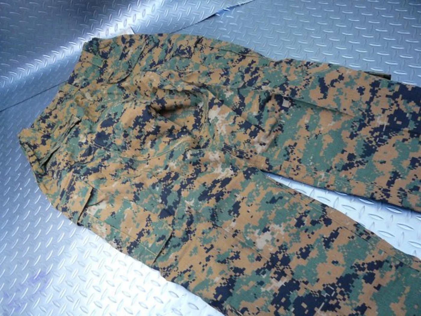 ミリタリーショップ 南国百貨店.COM|沖縄 USMC FROG マーパット ウッドランド パンツ M-R 新品 [Z- 記録写真7