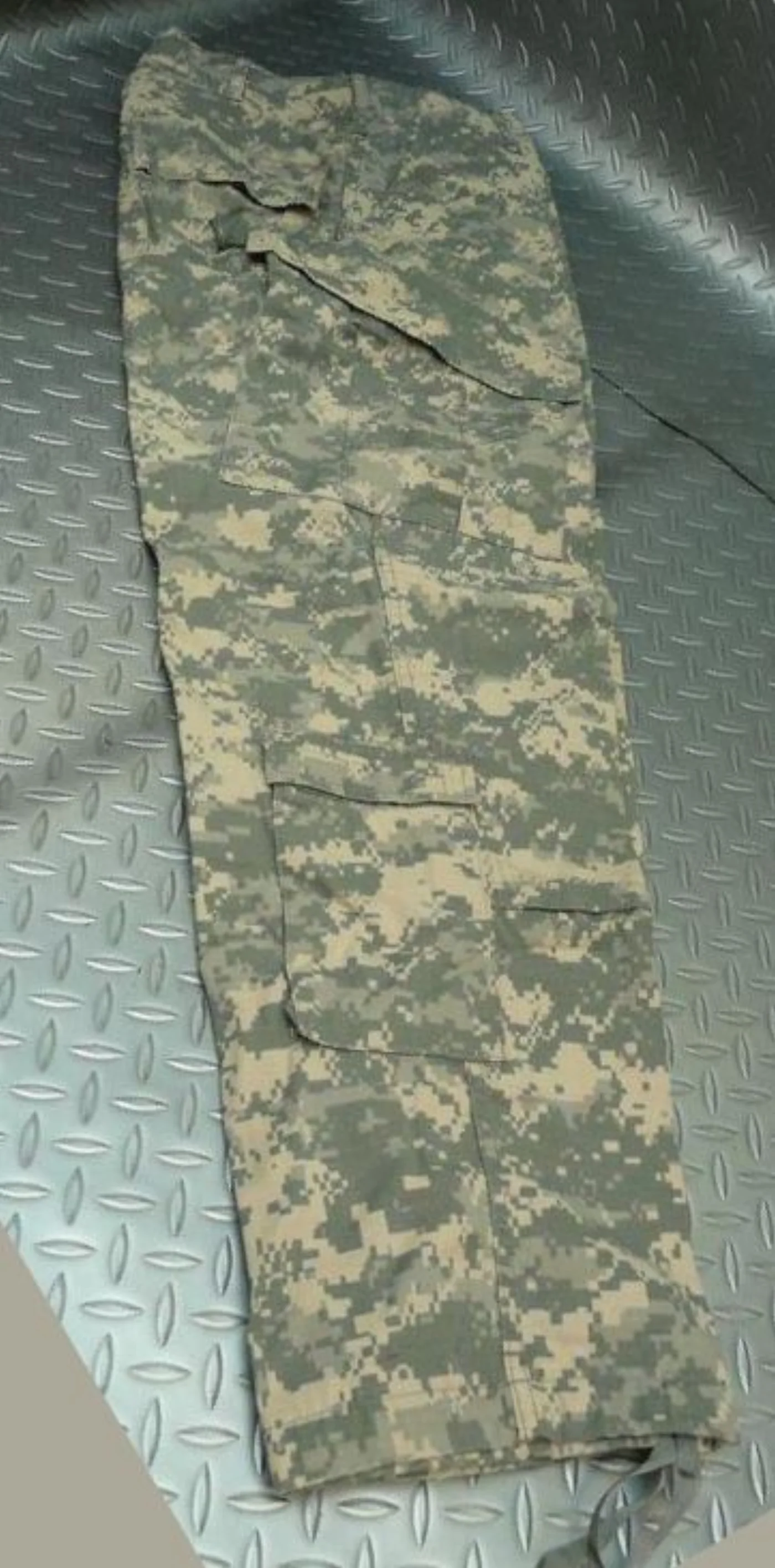 ミリタリーショップ 南国百貨店.COM|沖縄 ACU パンツ S-R 米軍放出品 [Z-1602] - ACU パンツサ 記録写真2