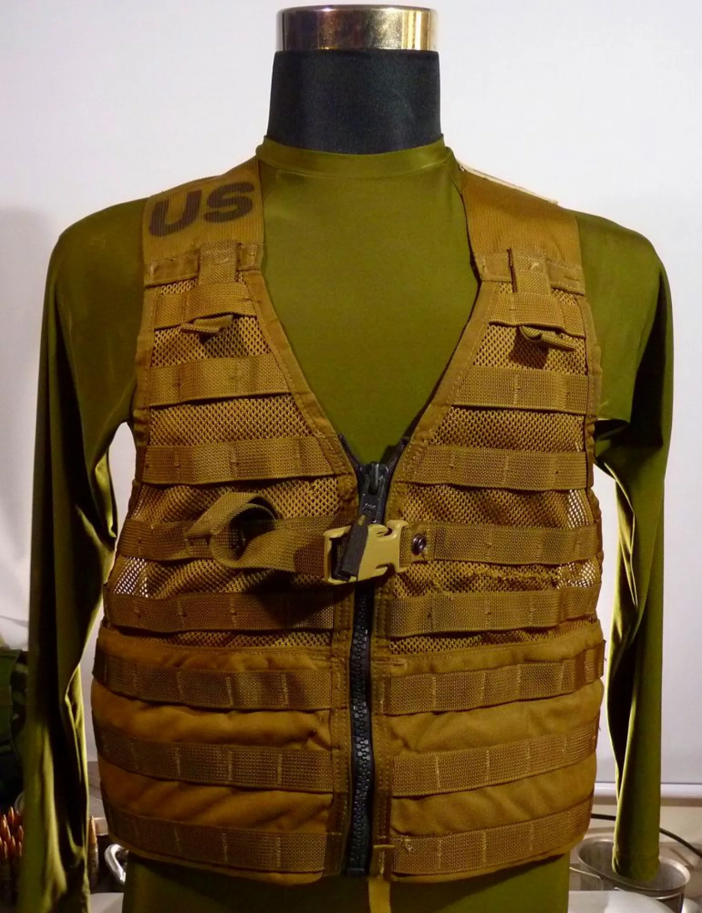 ミリタリーショップ 南国百貨店.COM|沖縄 SDS ZIPPERED FLC VEST コヨーテ [ZZ Q-2020 記録写真3