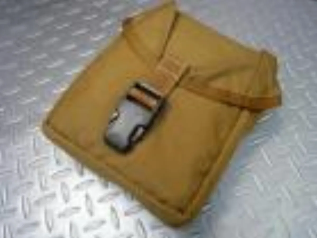 ミリタリーショップ 南国百貨店.COM|沖縄 USMC FIRST AID KIT コヨーテ 中身入り [D-1850] 記録写真1