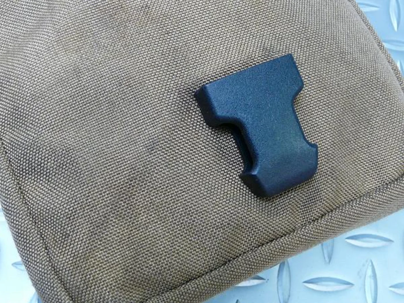 ミリタリーショップ 南国百貨店.COM|沖縄 USMC FIRST AID KIT コヨーテ 中身入り [D-1850] 記録写真6