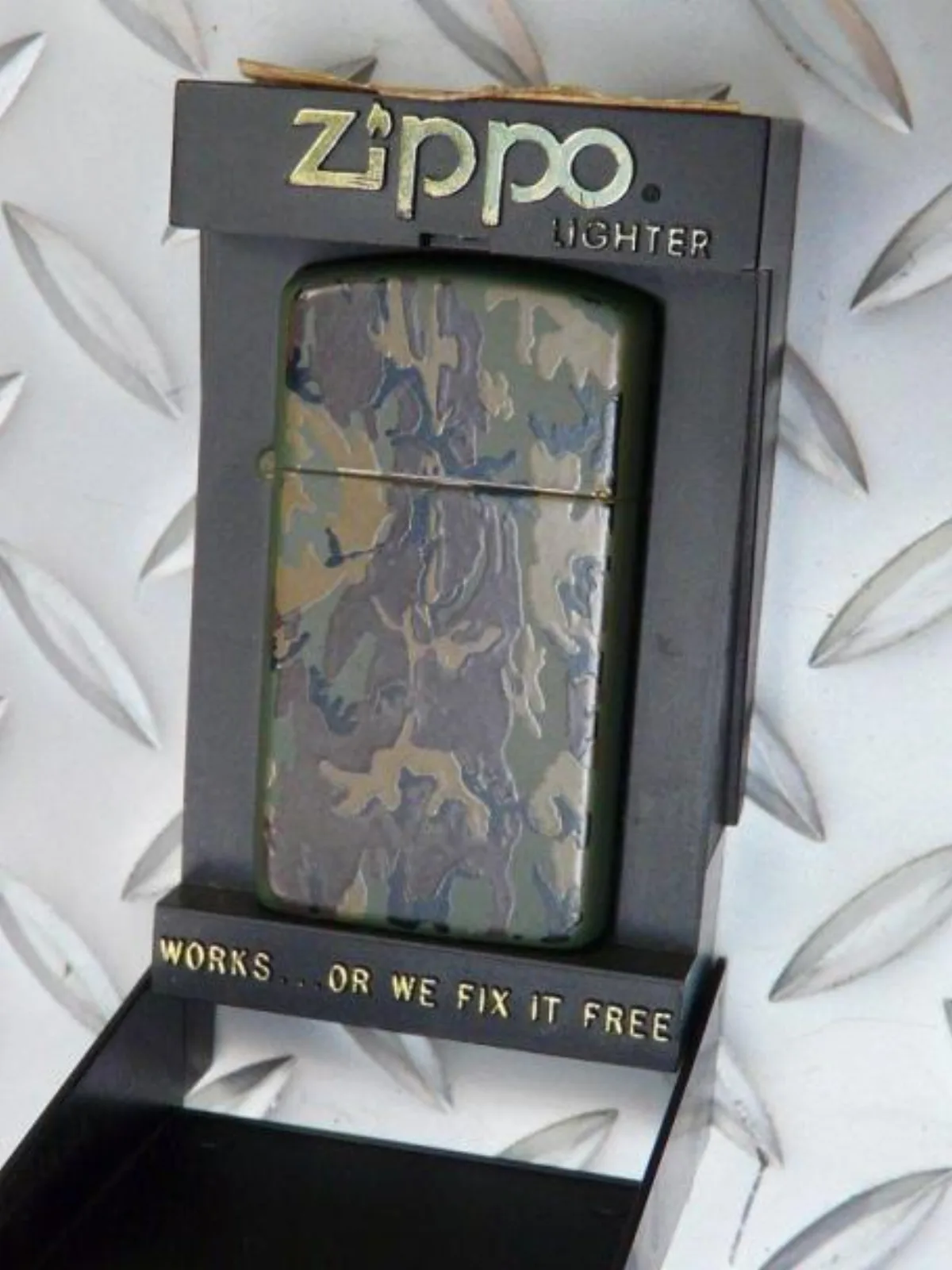 ミリタリーショップ 南国百貨店.COM|沖縄 Zippo 迷彩 細身 [ZZ D-1858] - Zippo 迷彩 細身 記録写真1