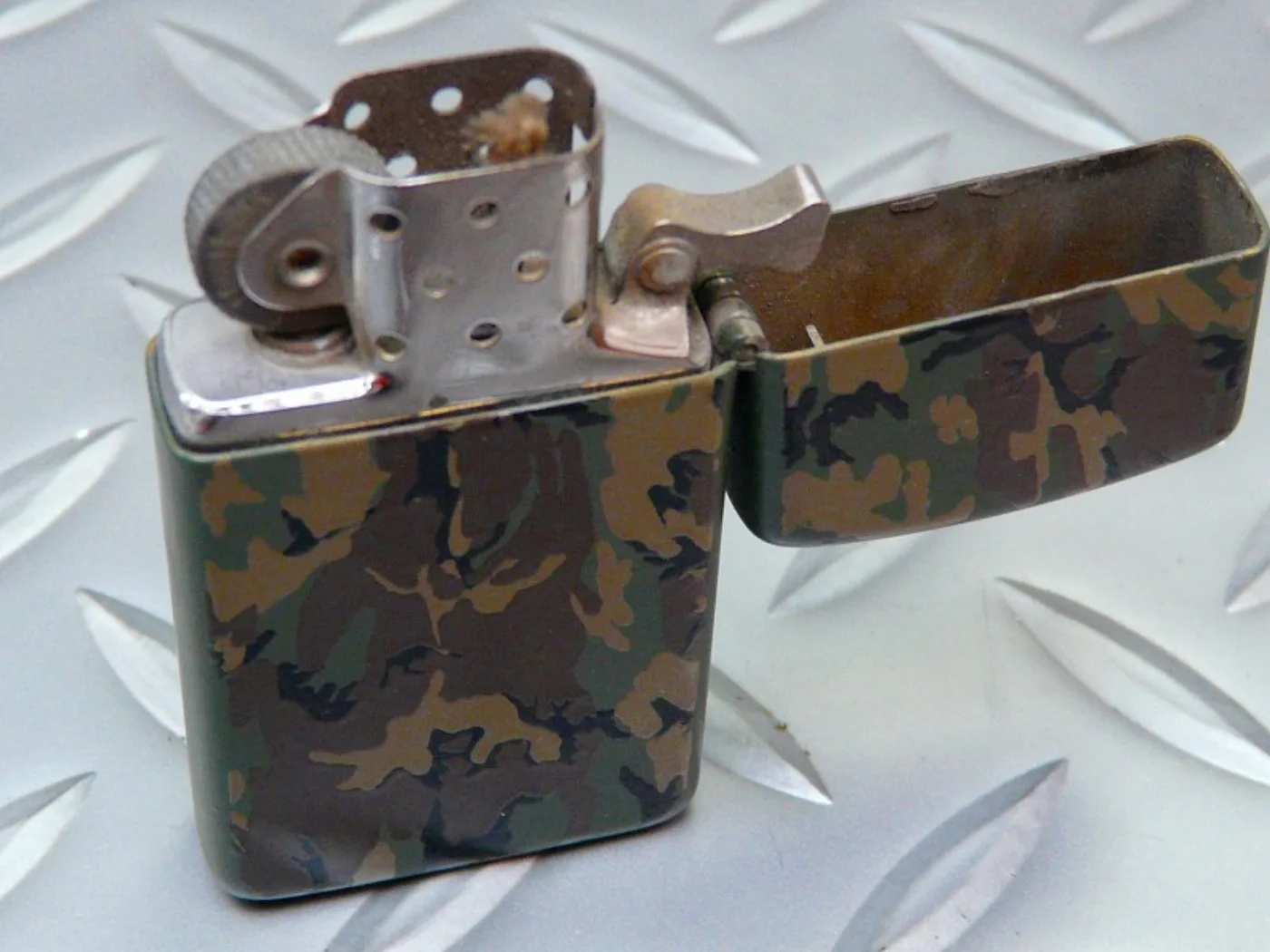 ミリタリーショップ 南国百貨店.COM|沖縄 Zippo 迷彩 細身 [ZZ D-1858] - Zippo 迷彩 細身 記録写真8