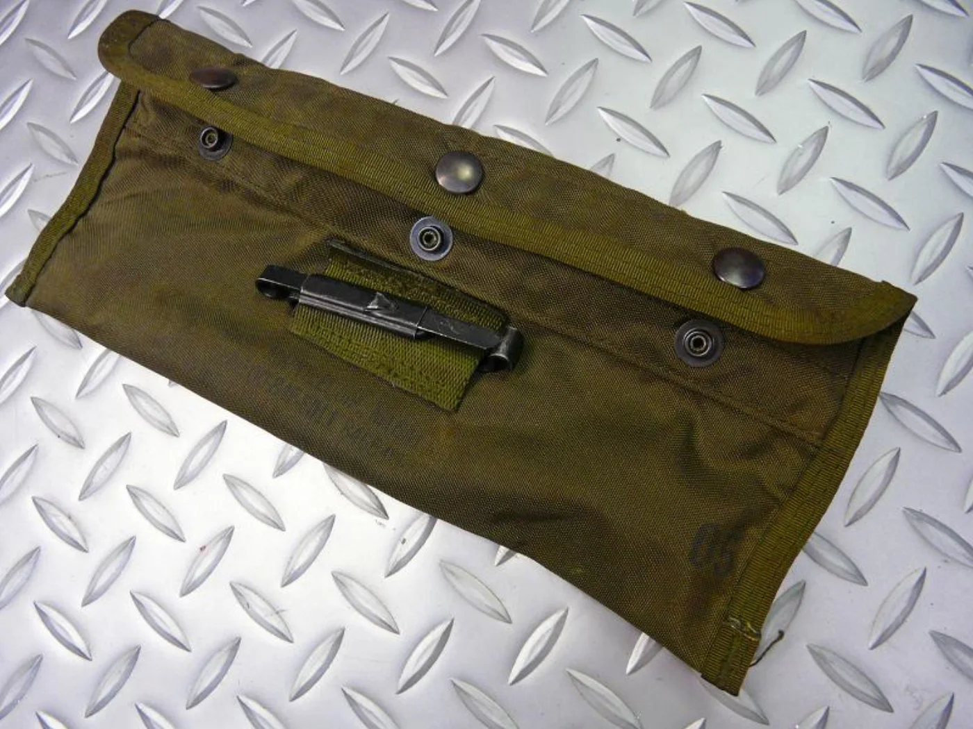 ミリタリーショップ 南国百貨店.COM|沖縄 銃清掃キット 米軍実物(B) [ZZ D-1861] - 銃清掃キット(B 記録写真2
